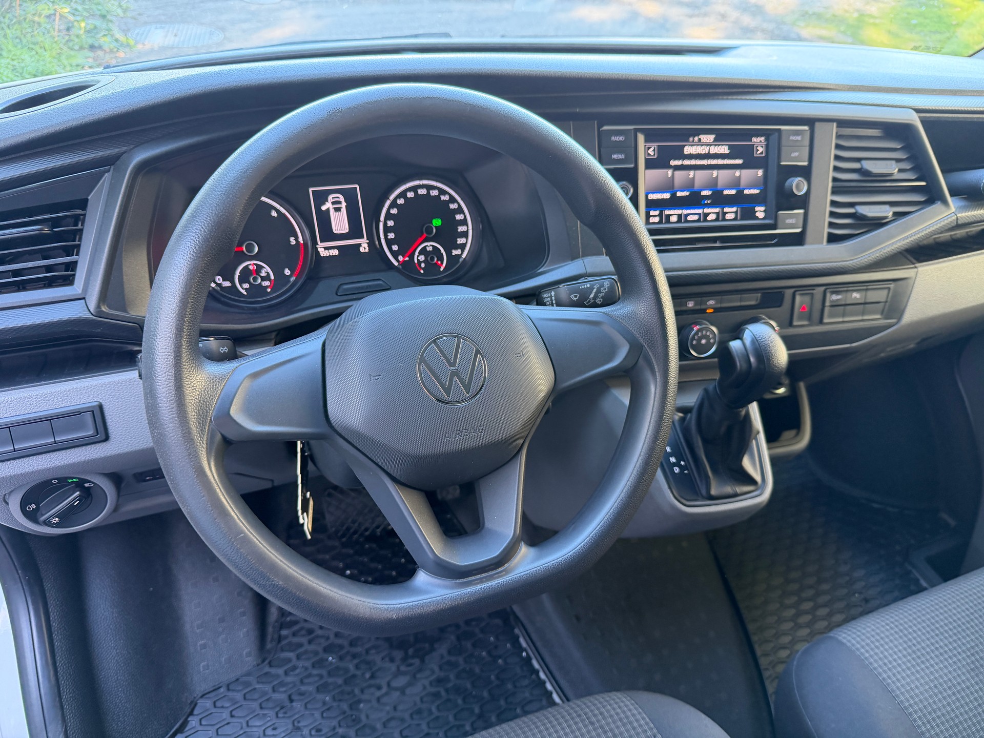 VW T6.1 2.0 TDI 4Motion DSG-image-1