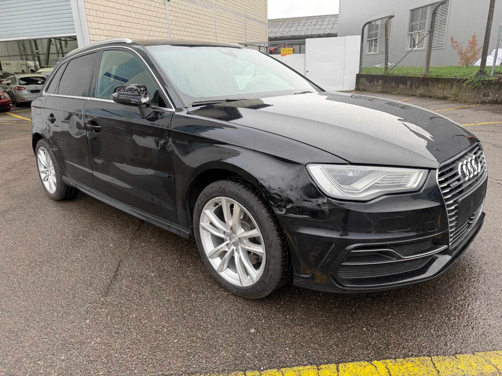 AUDI A3 Sportback 1.4 e-tron Ambition S-tronic-image-2