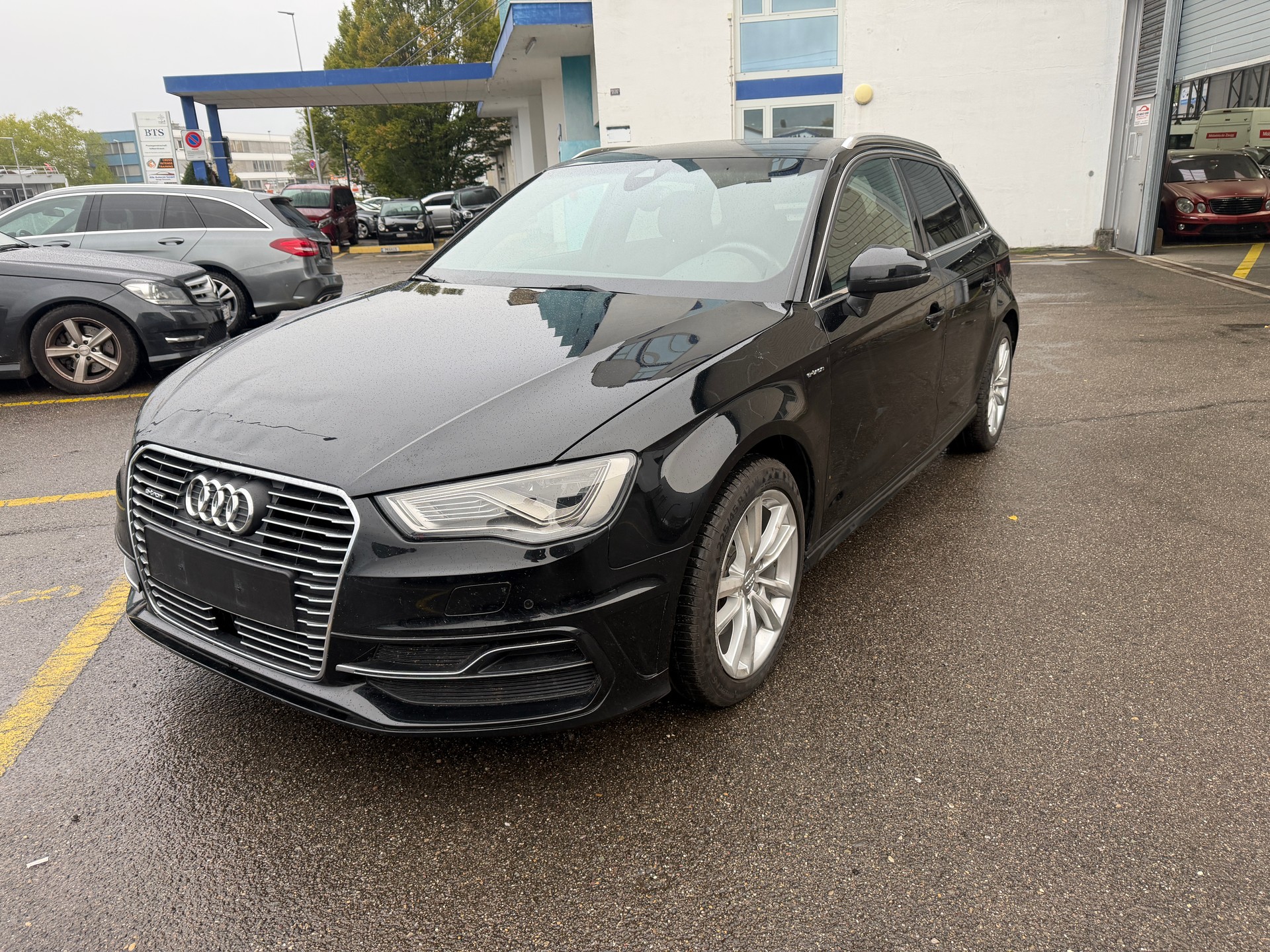AUDI A3 Sportback 1.4 e-tron Ambition S-tronic-image-0