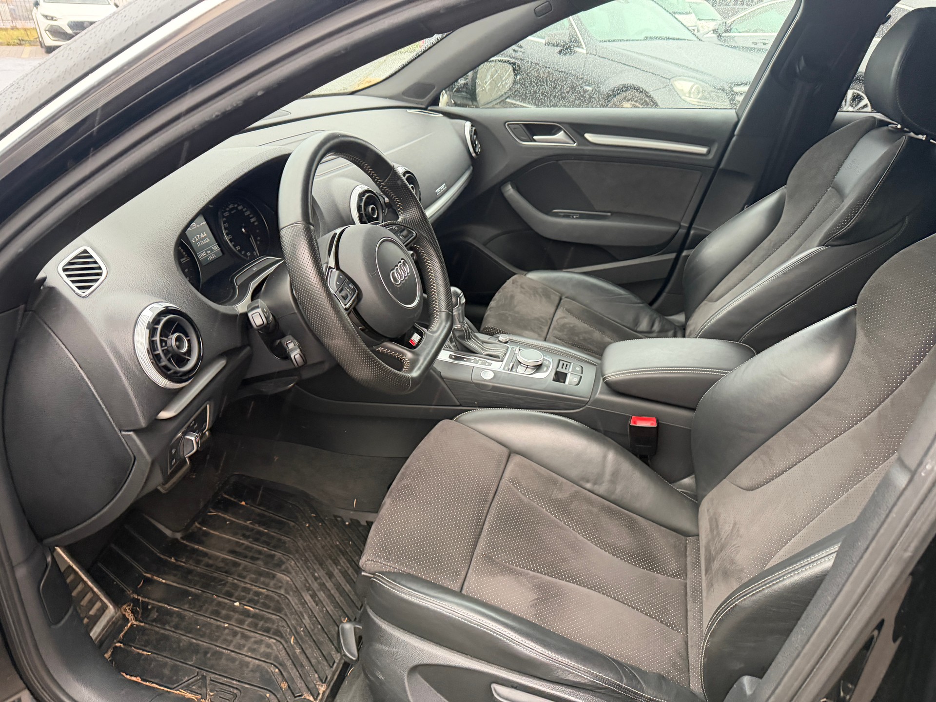 AUDI A3 Sportback 1.4 e-tron Ambition S-tronic-image-10