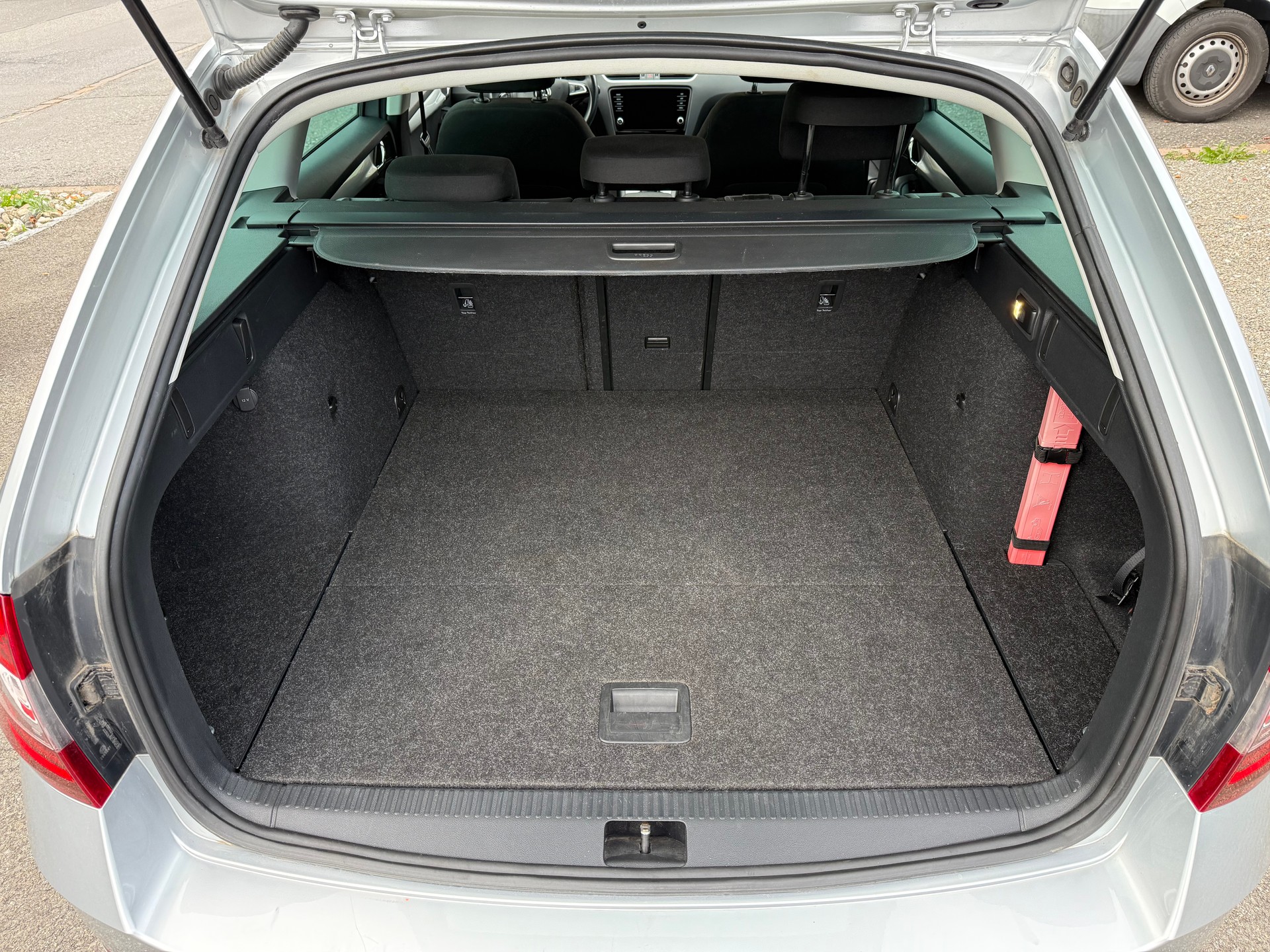 SKODA Octavia Combi 2.0 TDI 150 Ambition 4x4 DSG-image-6