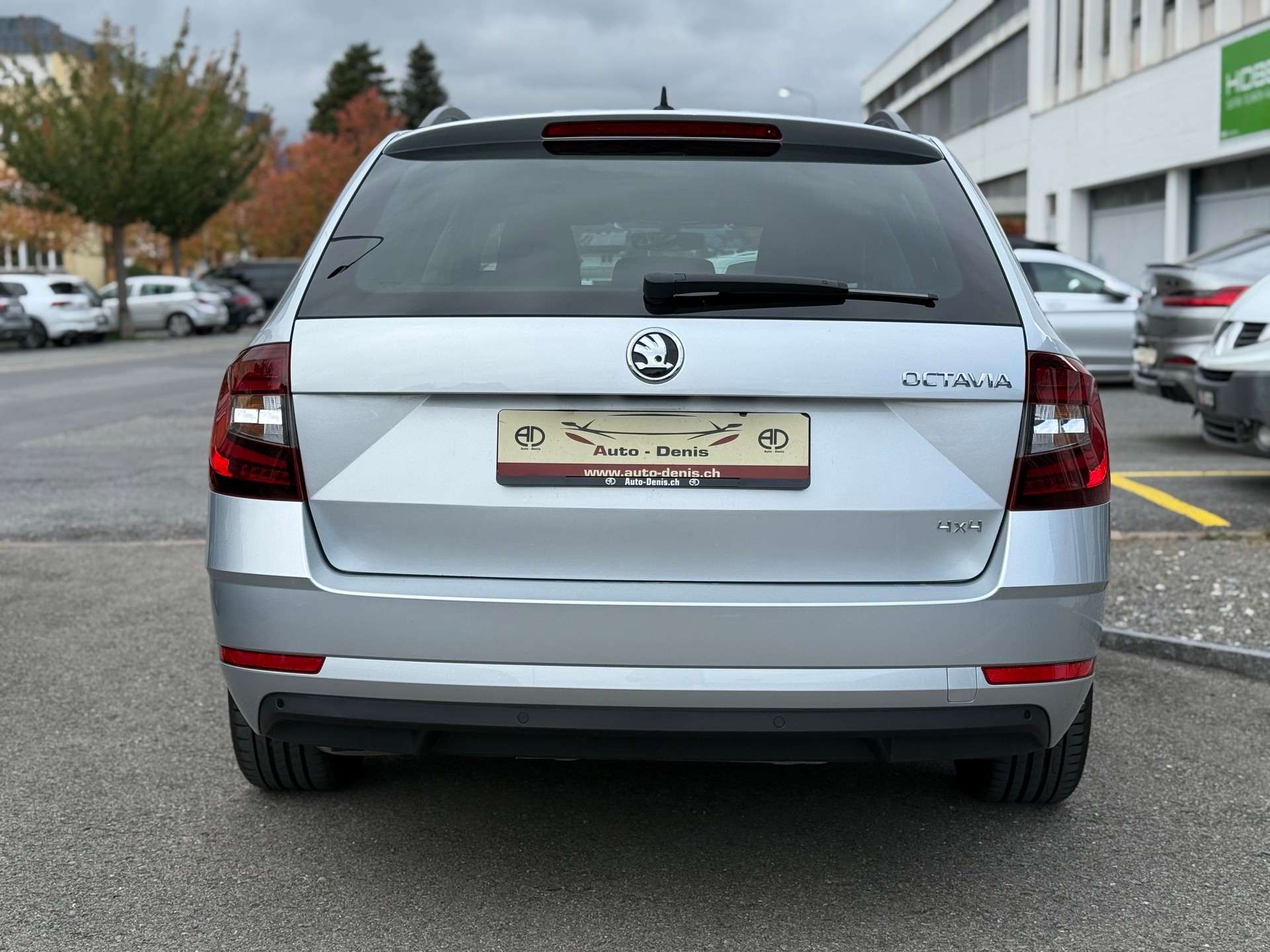 SKODA Octavia Combi 2.0 TDI 150 Ambition 4x4 DSG-image-4