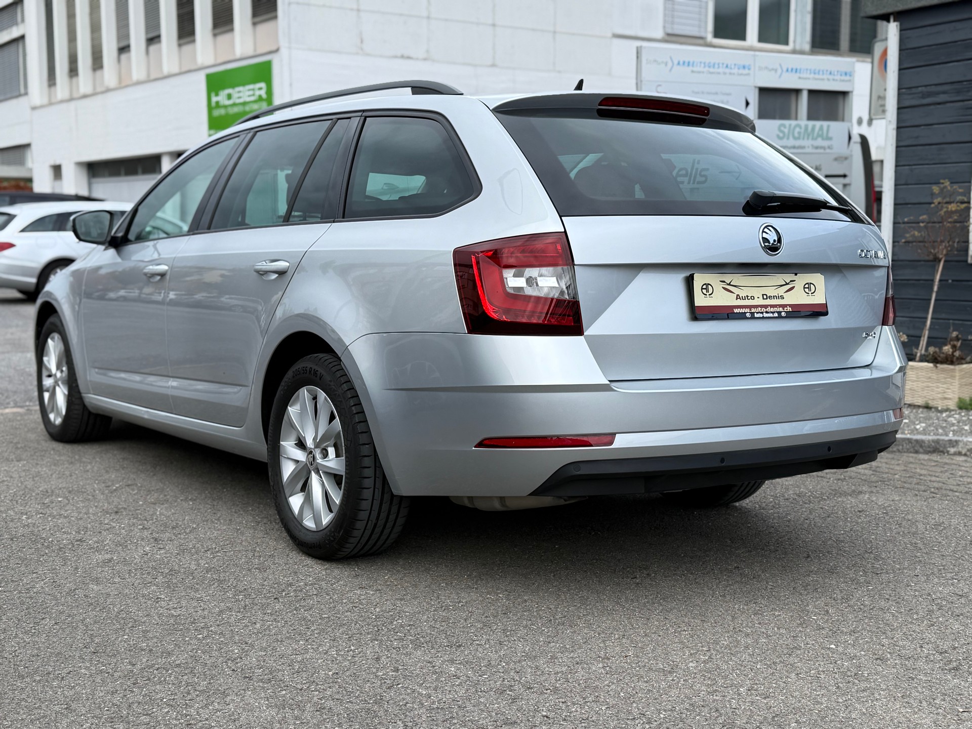SKODA Octavia Combi 2.0 TDI 150 Ambition 4x4 DSG-image-5
