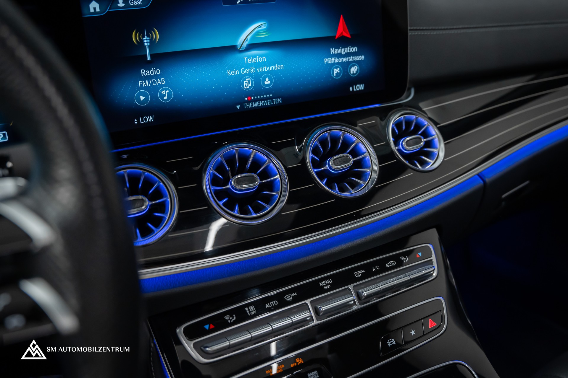 MERCEDES-BENZ CLS 450 AMG Line 4matic / 360° / Panorama / Sitzbelüftung-image-29