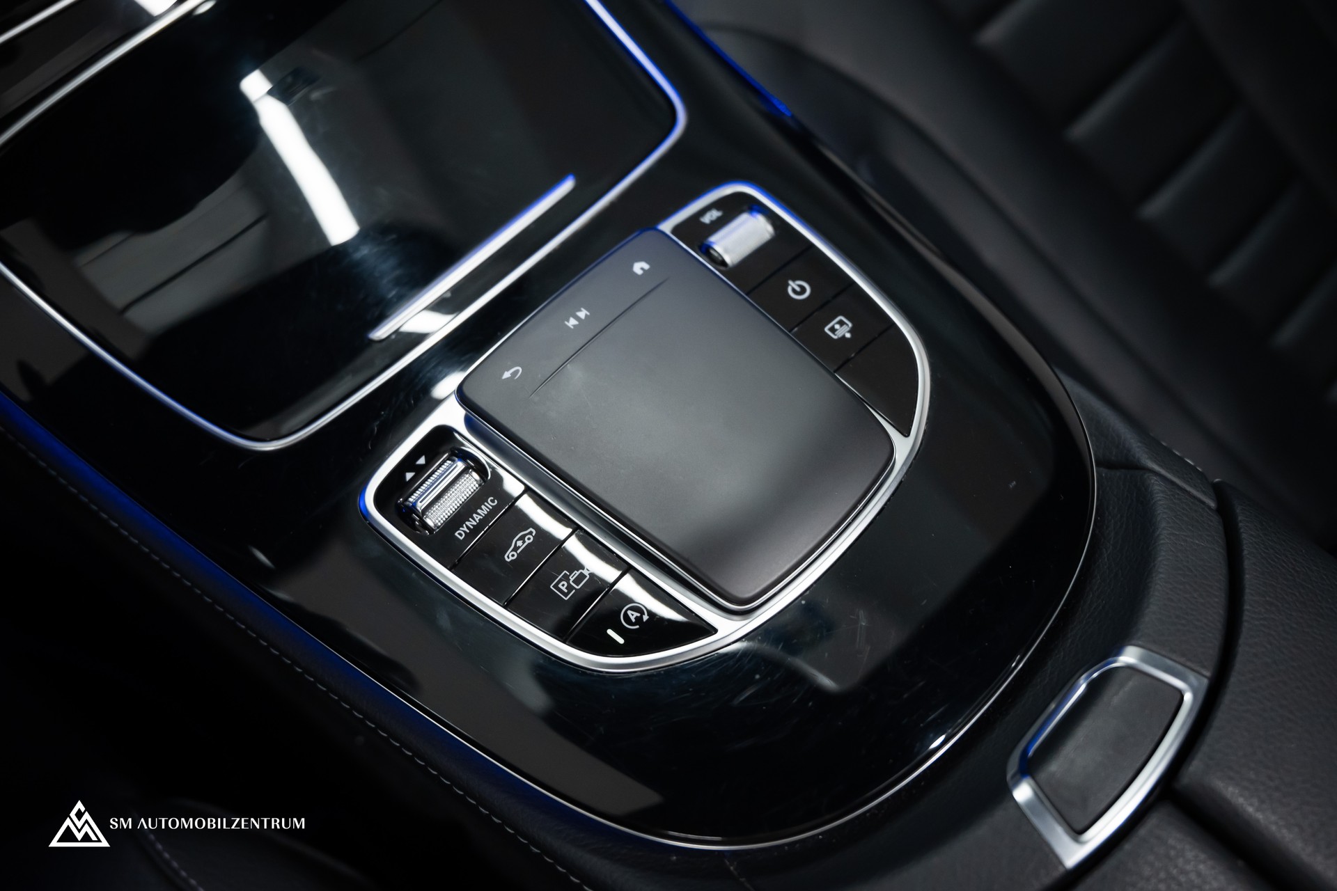 MERCEDES-BENZ CLS 450 AMG Line 4matic / 360° / Panorama / Sitzbelüftung-image-31