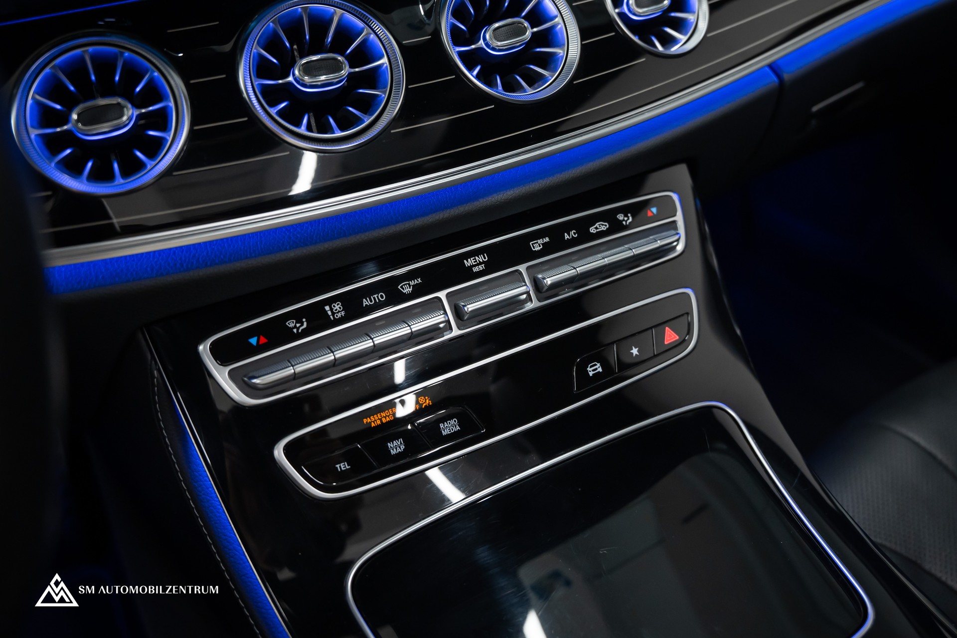 MERCEDES-BENZ CLS 450 AMG Line 4matic / 360° / Panorama / Sitzbelüftung-image-28