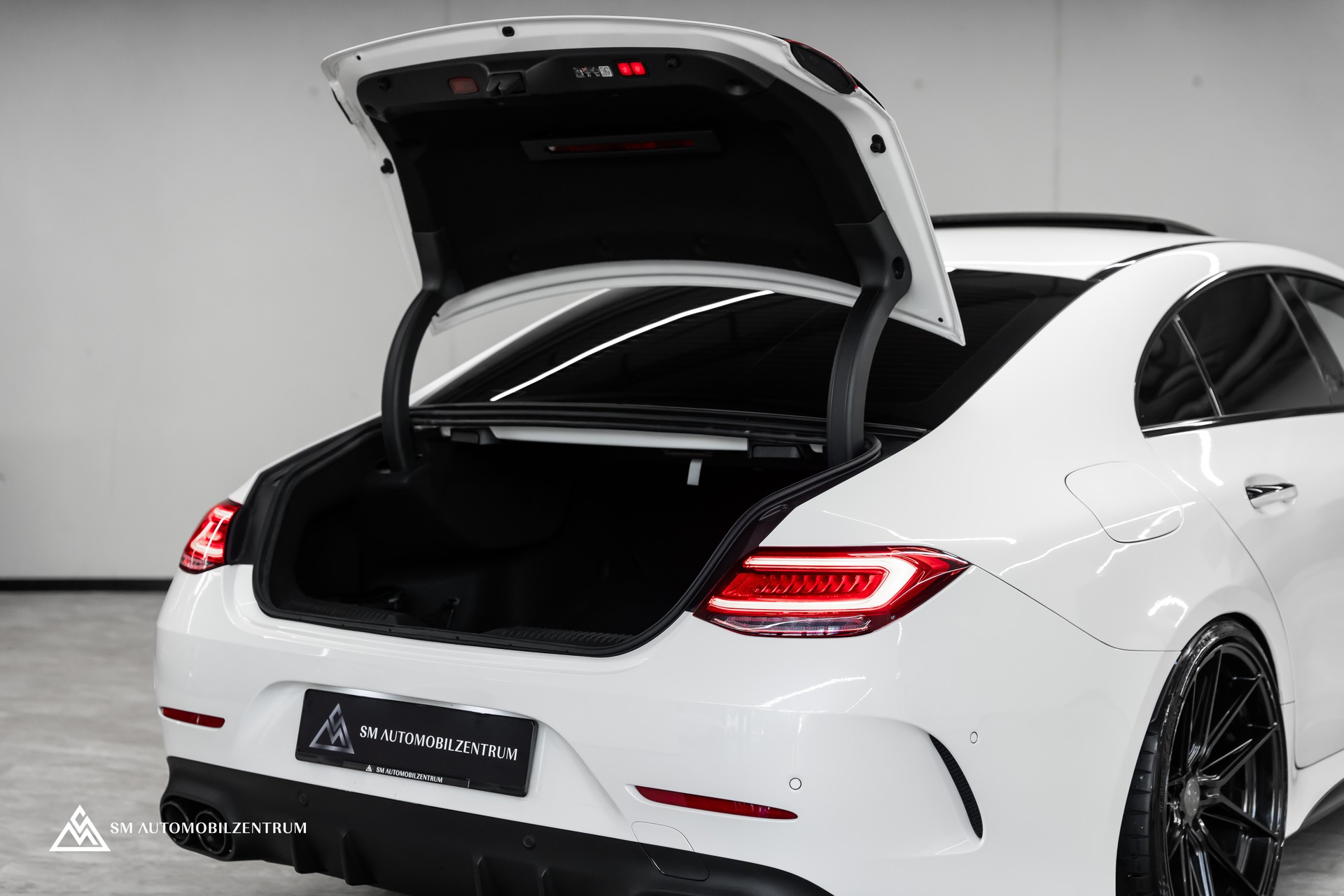 MERCEDES-BENZ CLS 450 AMG Line 4matic / 360° / Panorama / Sitzbelüftung-image-12