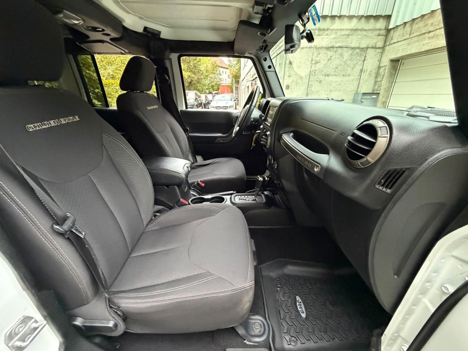JEEP Wrangler 2.8CRD Unlimited Golden Eagle Aut.-image-25