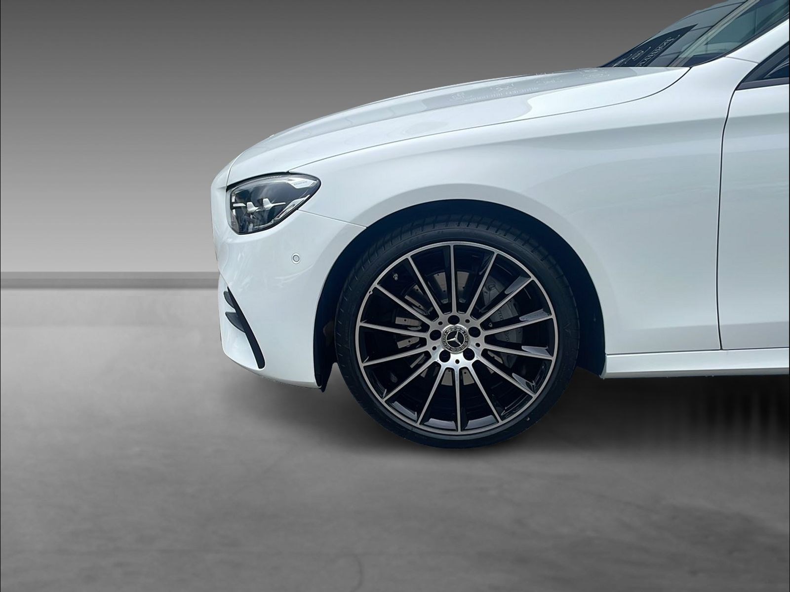MERCEDES-BENZ E 300 d 4Matic T-Modell-image-10