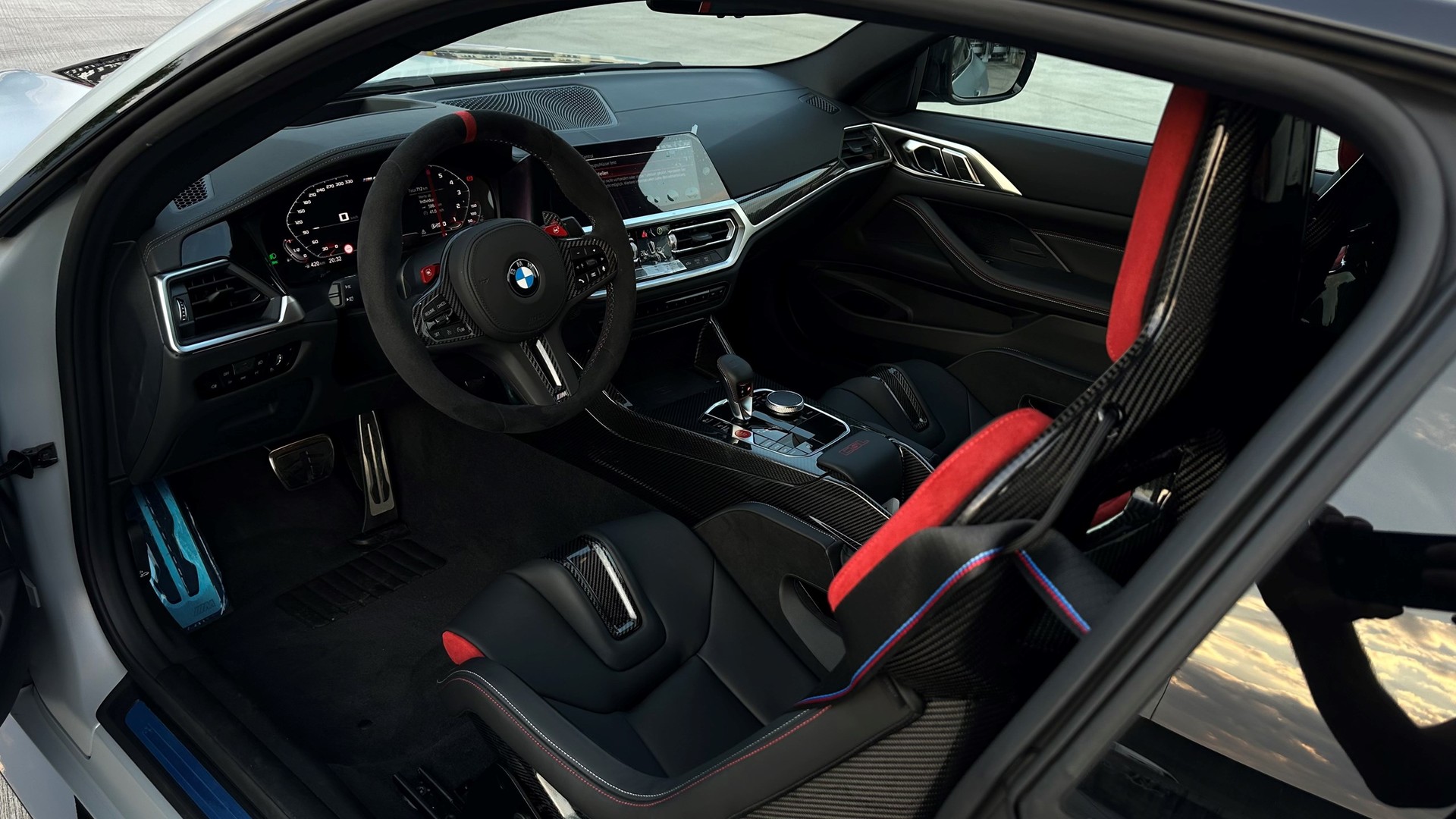 BMW M4 CSL Coupé-image-22