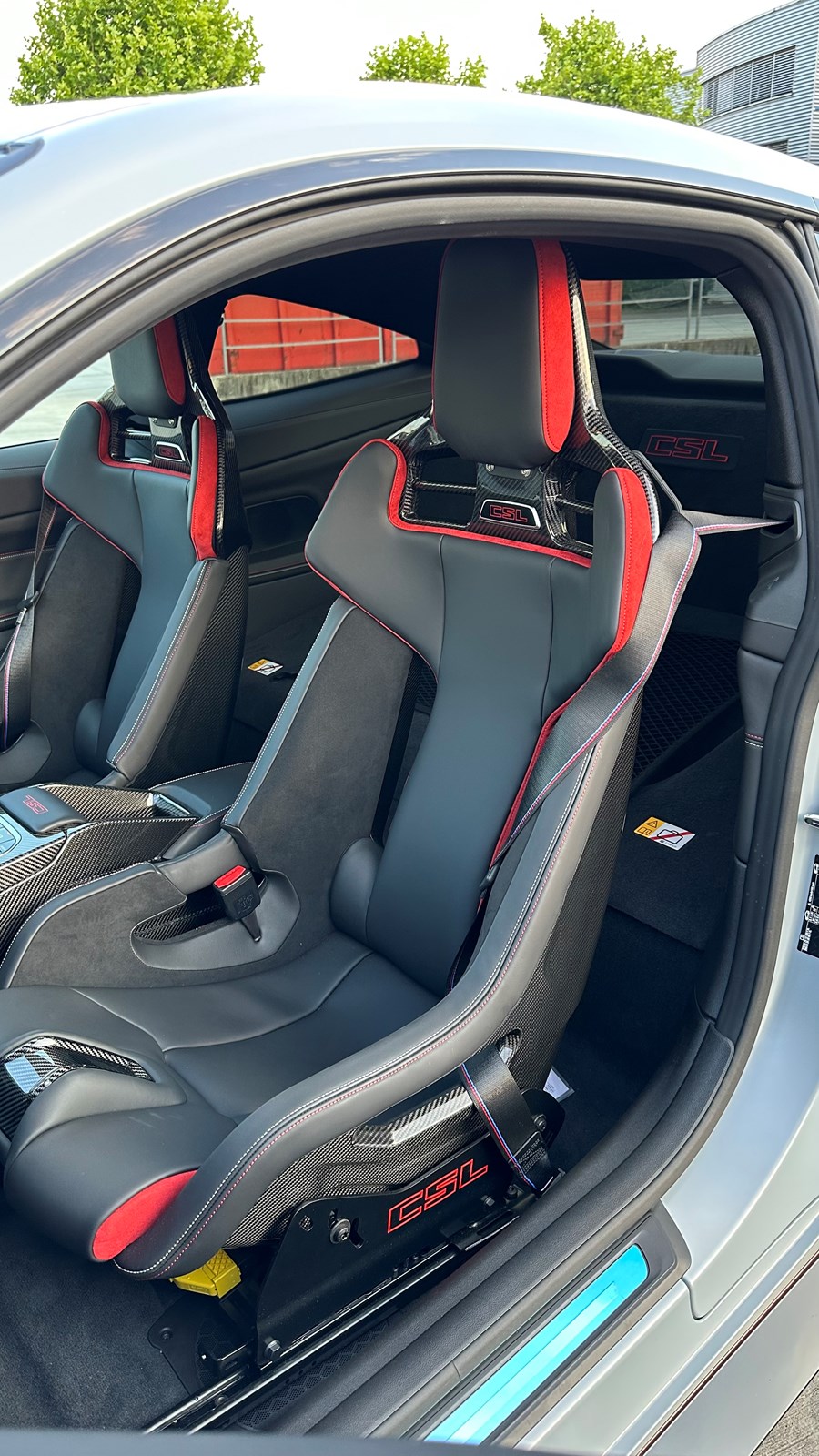 BMW M4 CSL Coupé-image-24