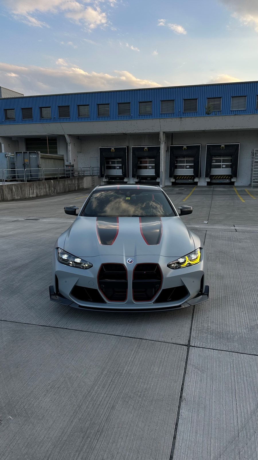 BMW M4 CSL Coupé-image-16