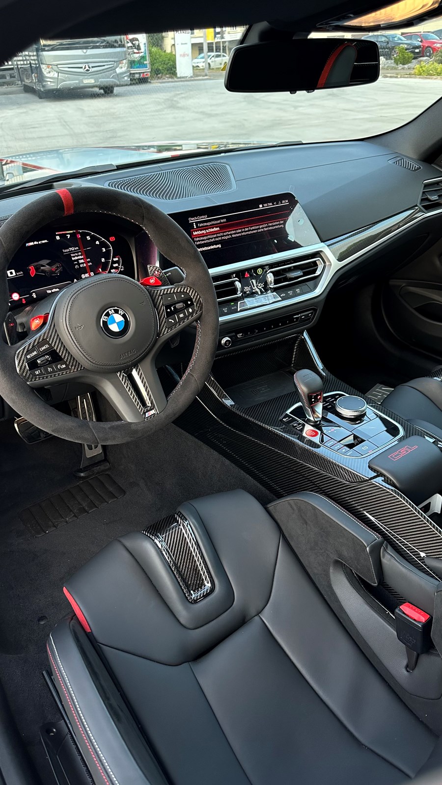 BMW M4 CSL Coupé-image-26