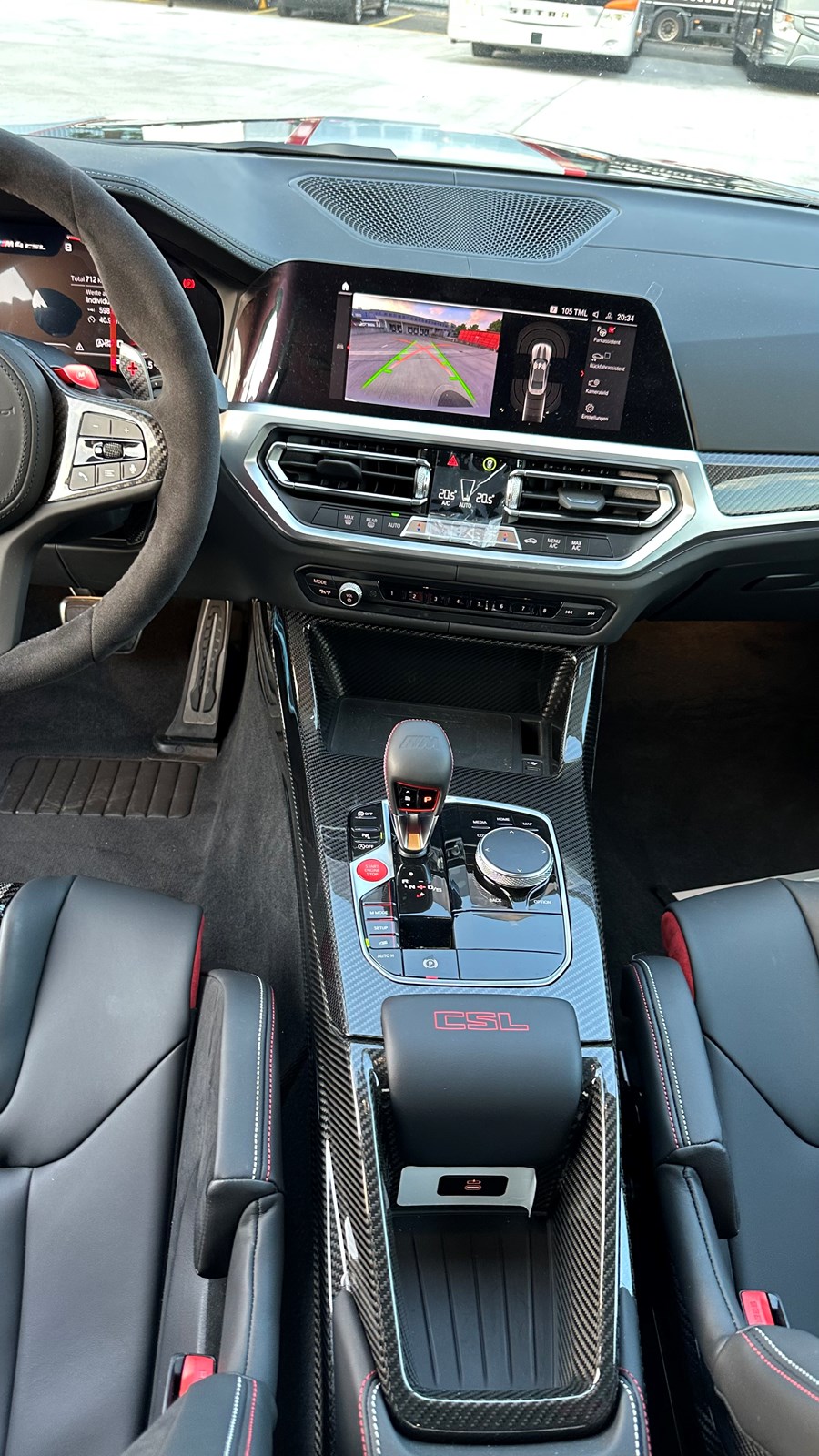 BMW M4 CSL Coupé-image-28