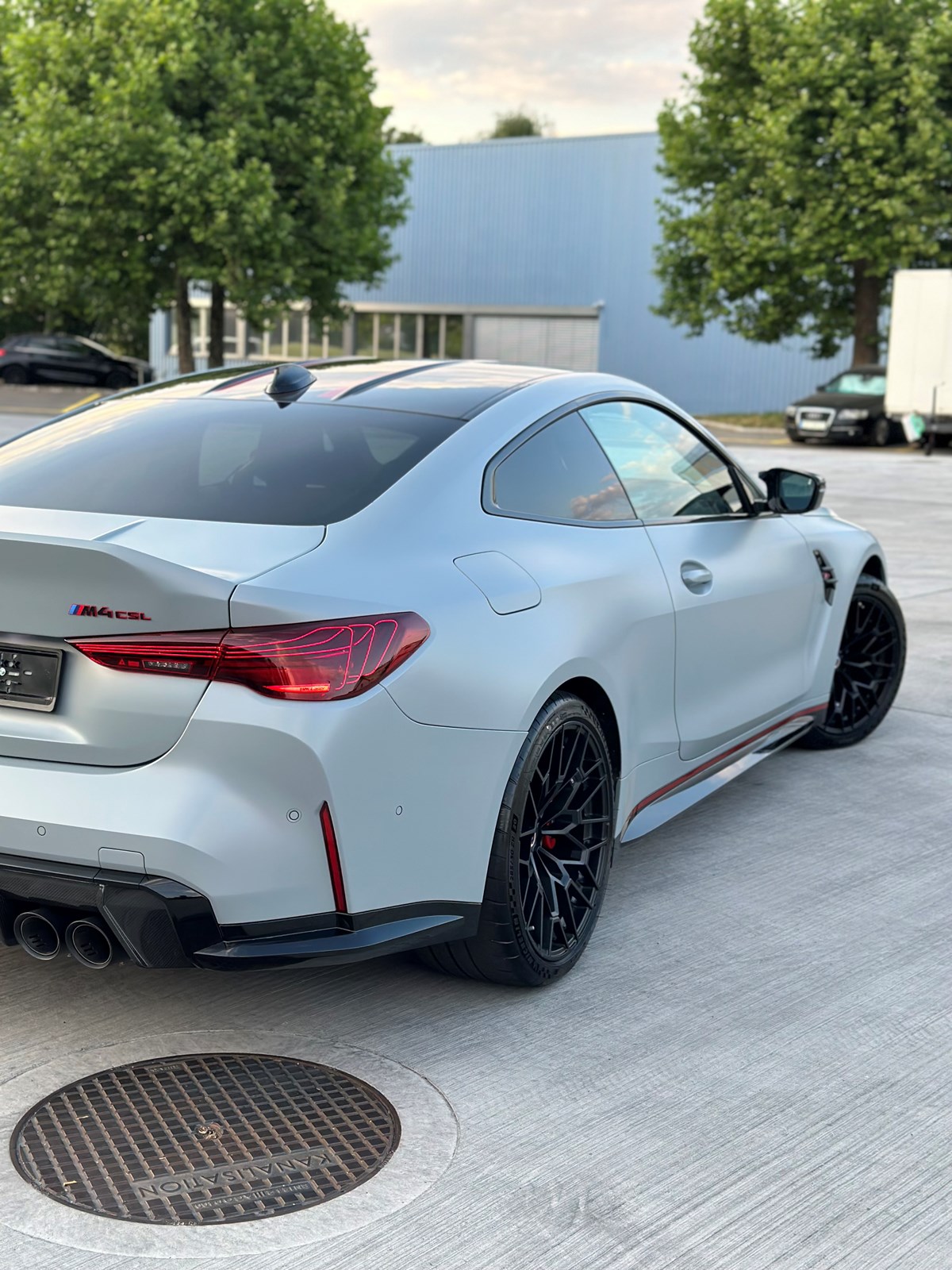 BMW M4 CSL Coupé-image-11