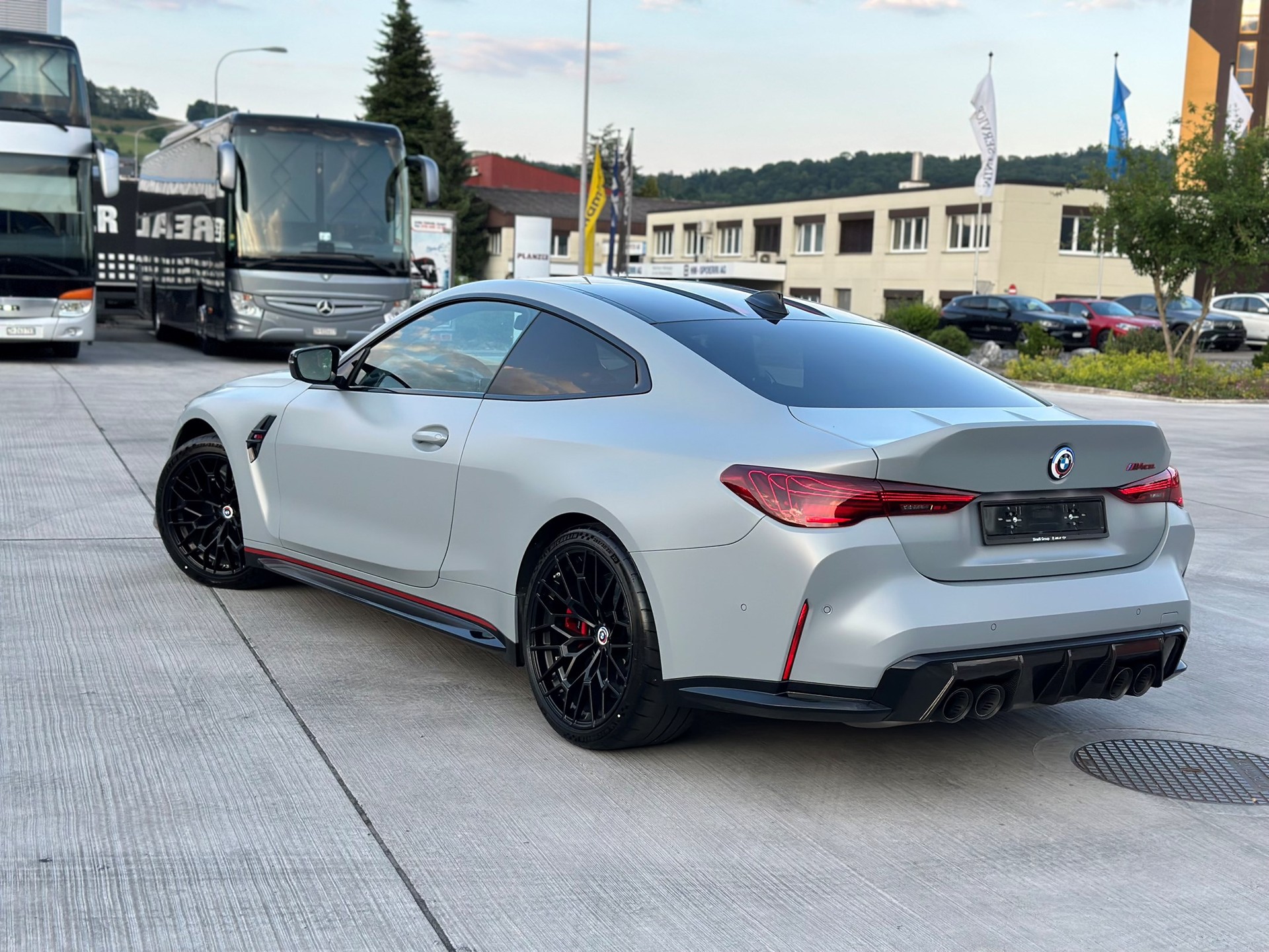 BMW M4 CSL Coupé-image-4