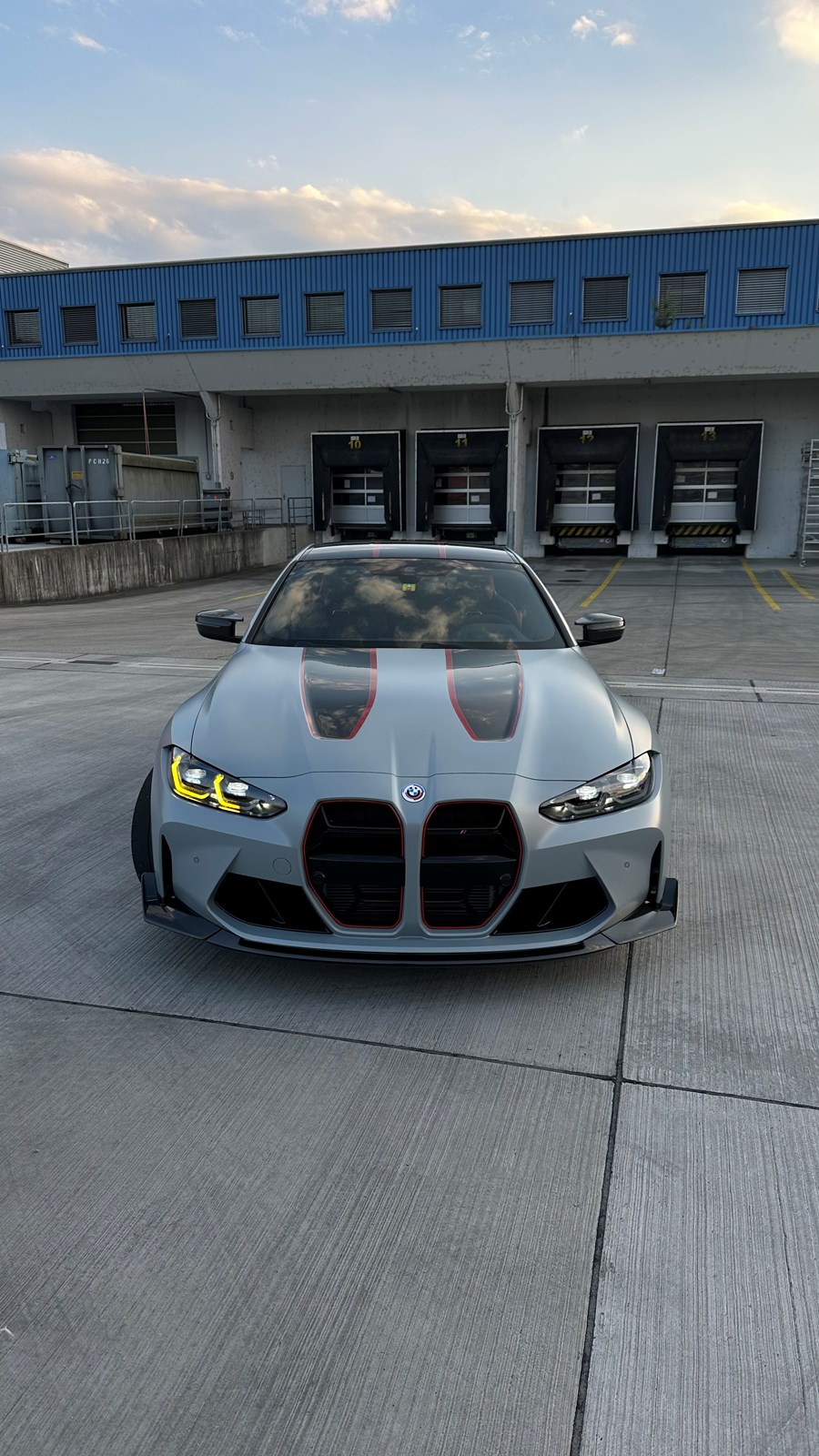 BMW M4 CSL Coupé-image-17