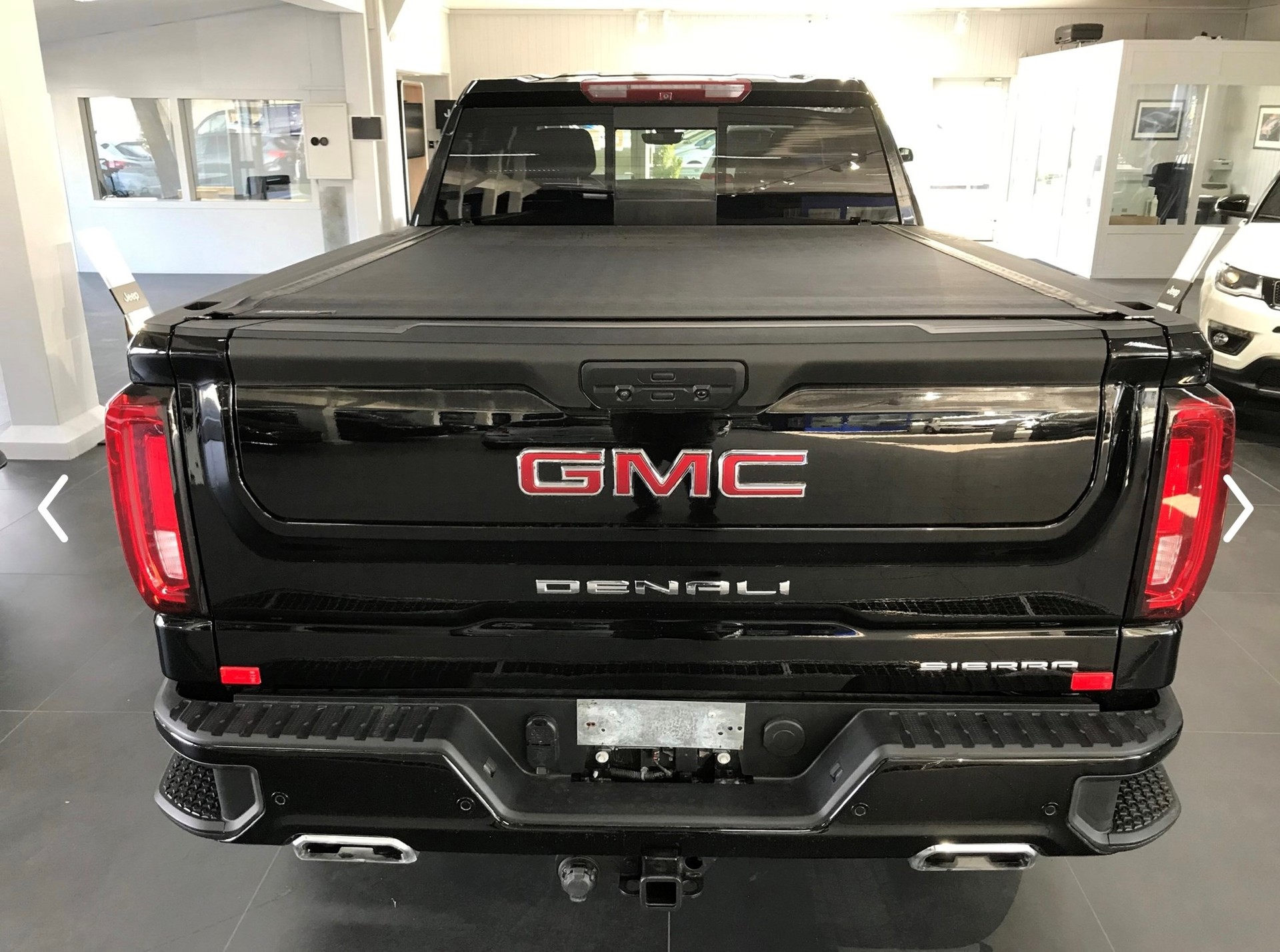 GMC Sierra-image-5
