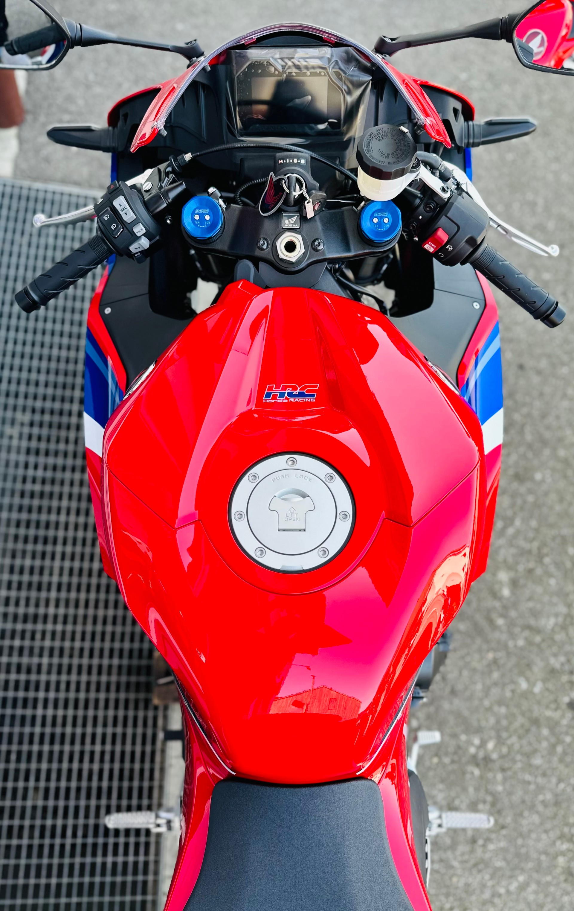 HONDA CBR 600 RR-image-9