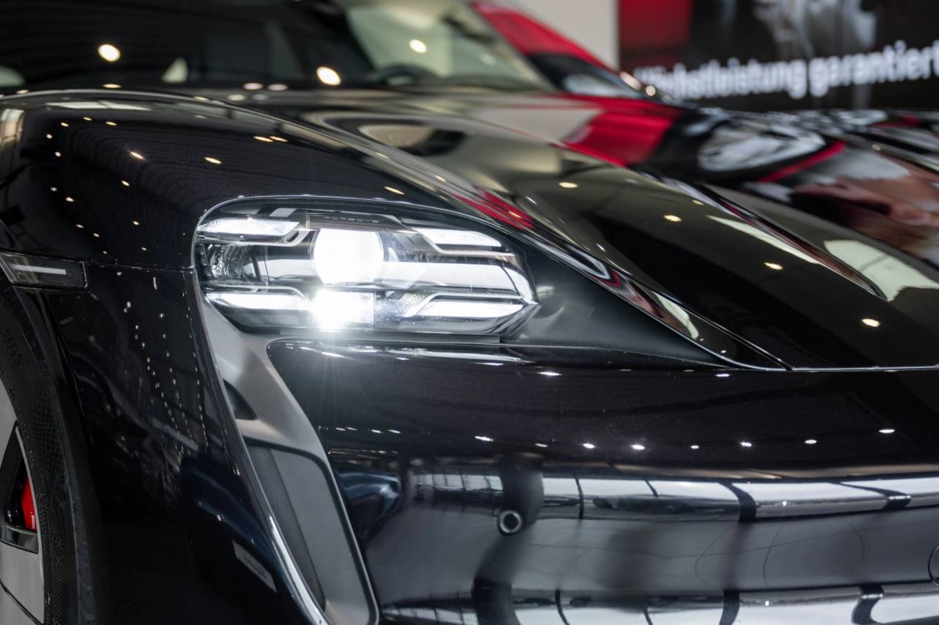 PORSCHE Taycan 4S Sport Turismo-image-23