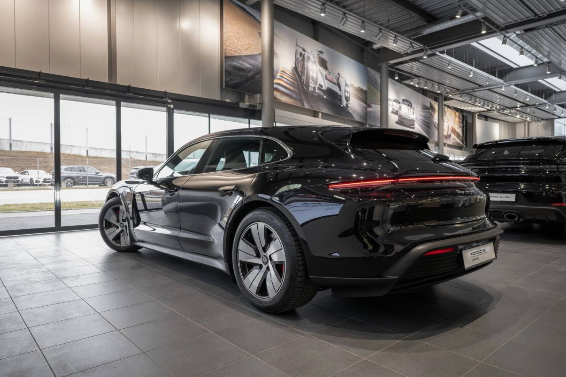 PORSCHE Taycan 4S Sport Turismo-image-7