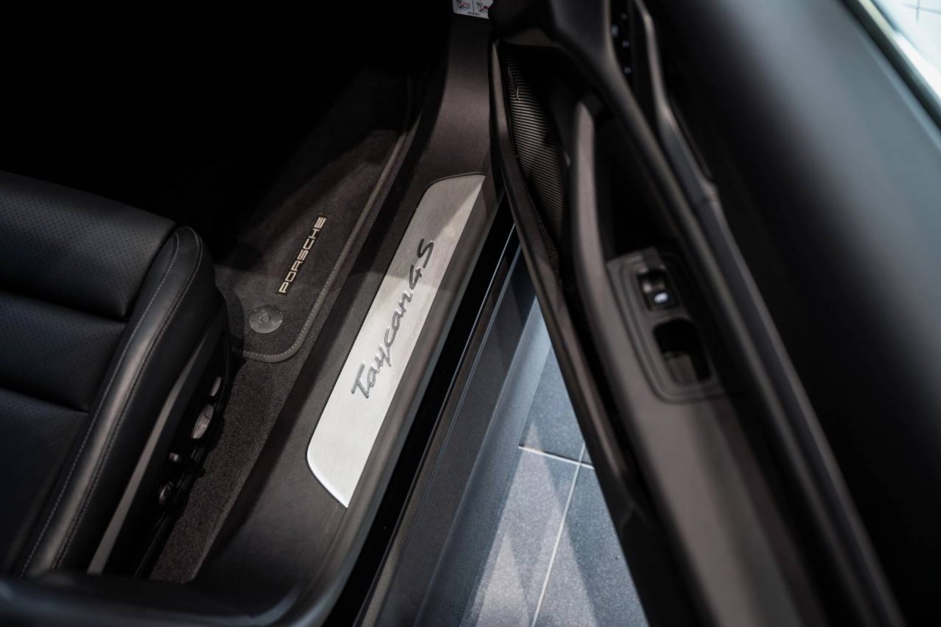 PORSCHE Taycan 4S Sport Turismo-image-21