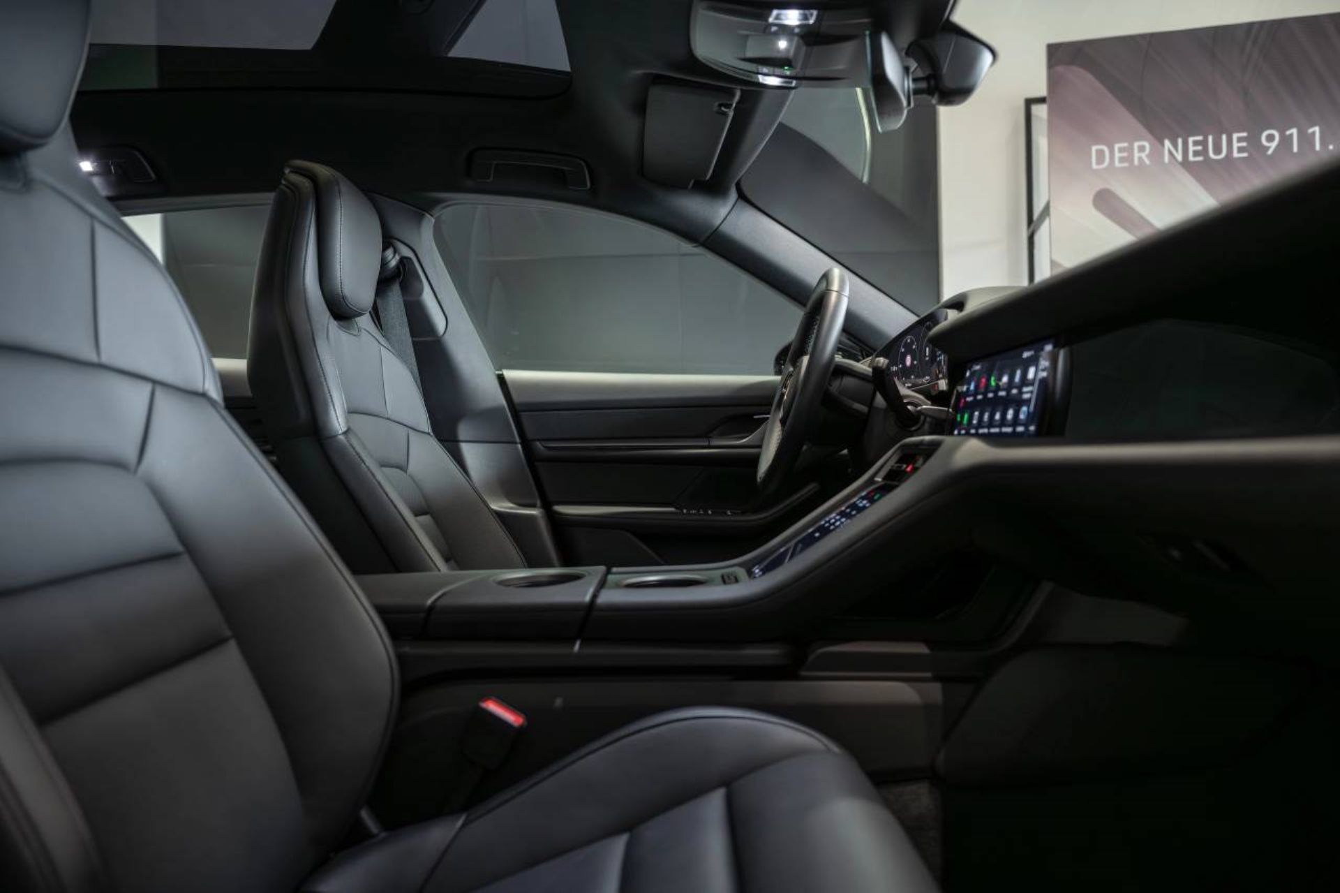 PORSCHE Taycan 4S Sport Turismo-image-17