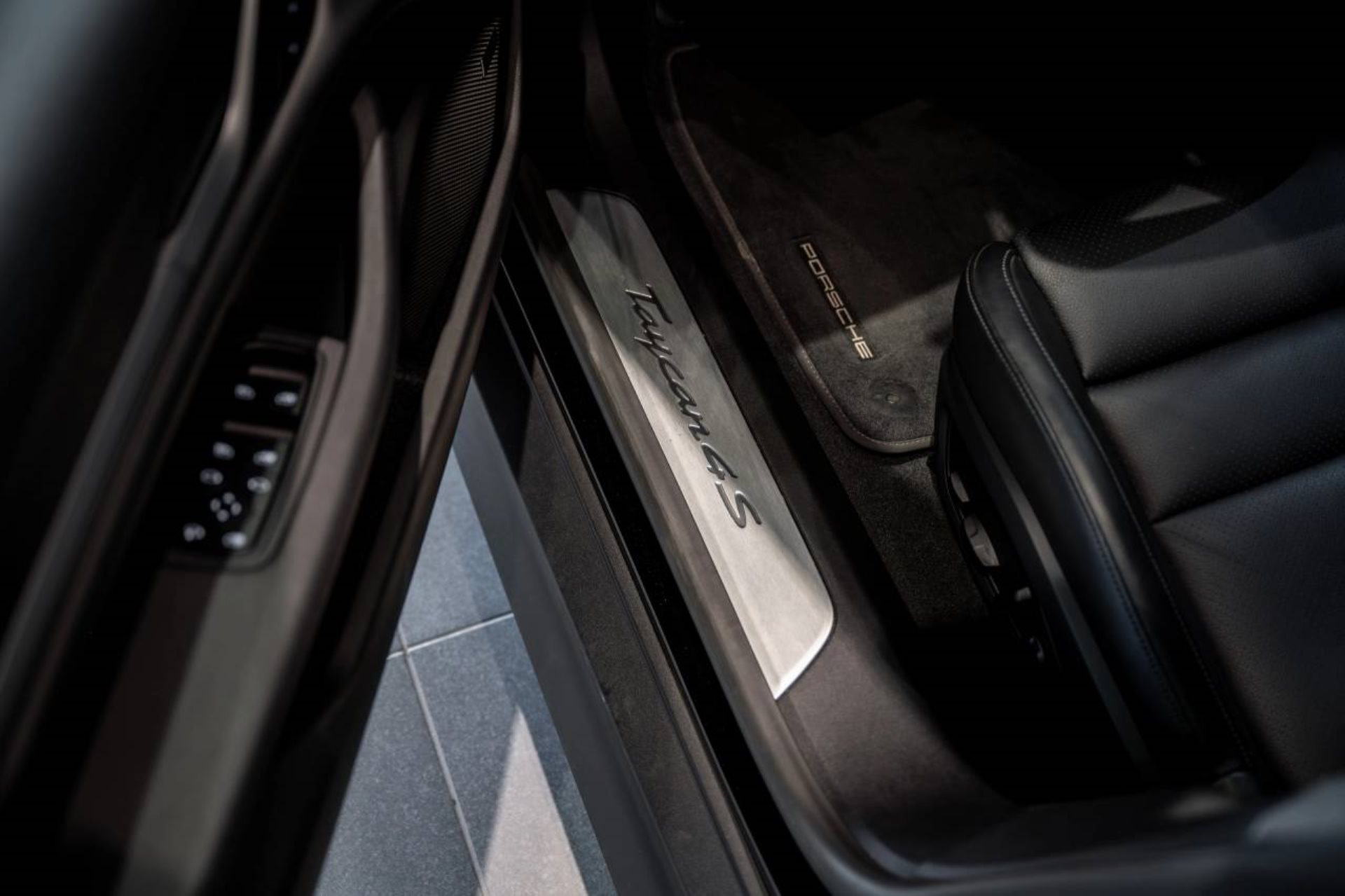 PORSCHE Taycan 4S Sport Turismo-image-19