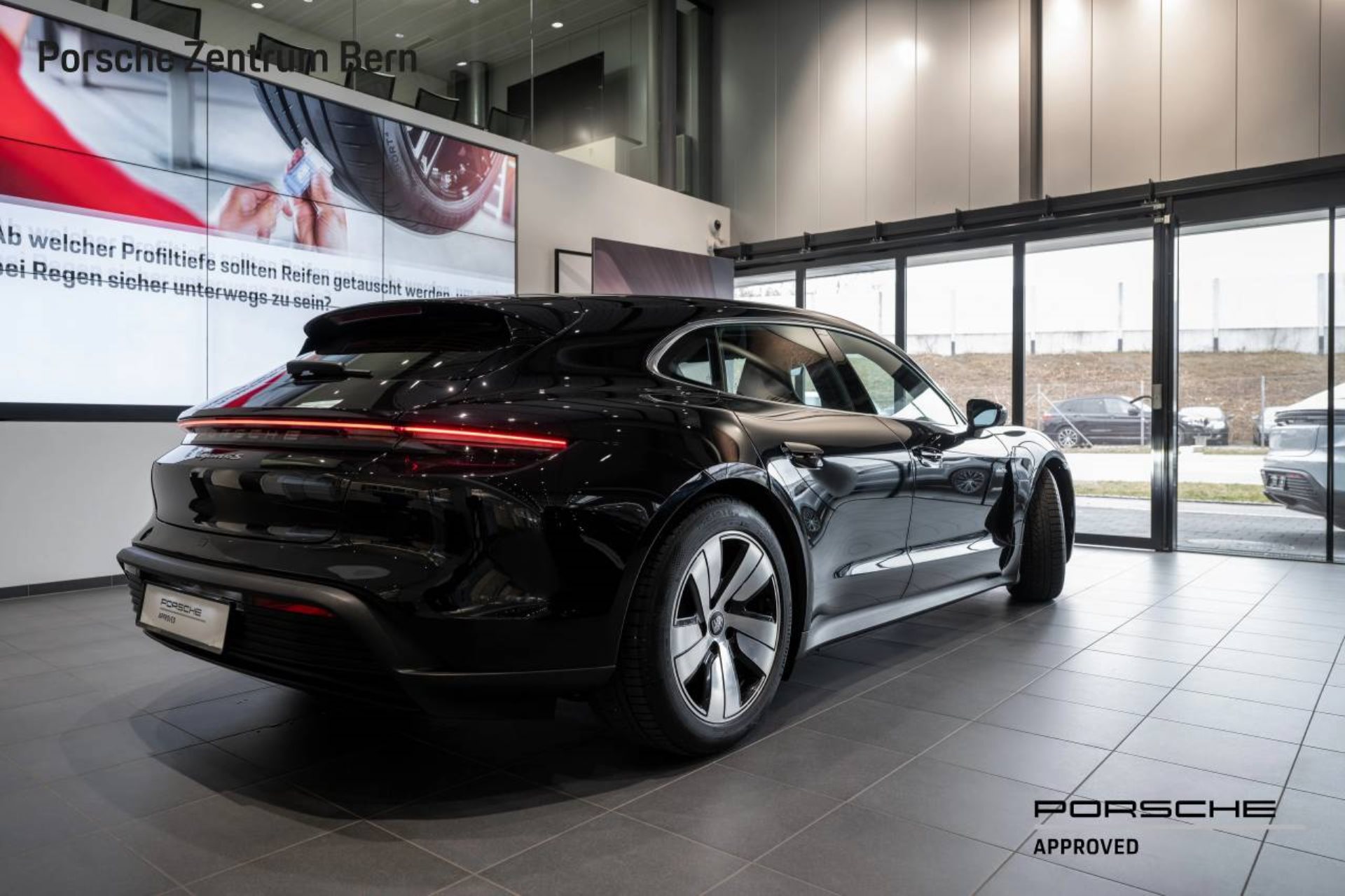 PORSCHE Taycan 4S Sport Turismo-image-2