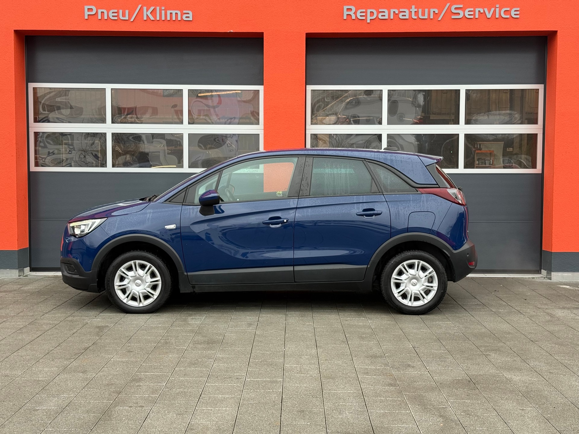 OPEL Crossland X 1.2i 120 Wir haben auch verschiedene Km stände und Preis...-image-1