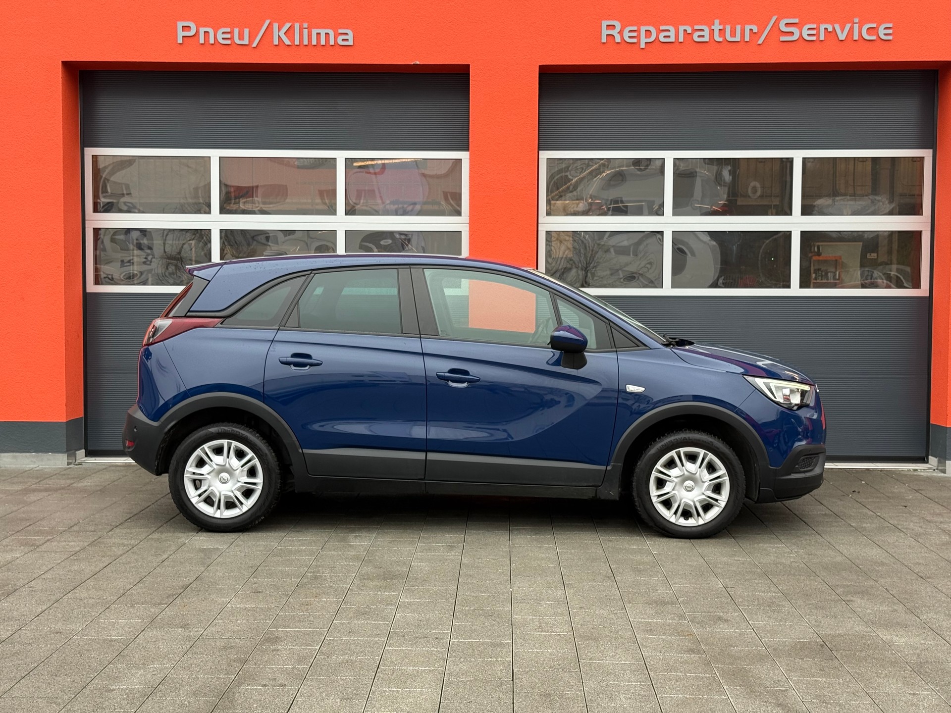 OPEL Crossland X 1.2i 120 Wir haben auch verschiedene Km stände und Preis...-image-3