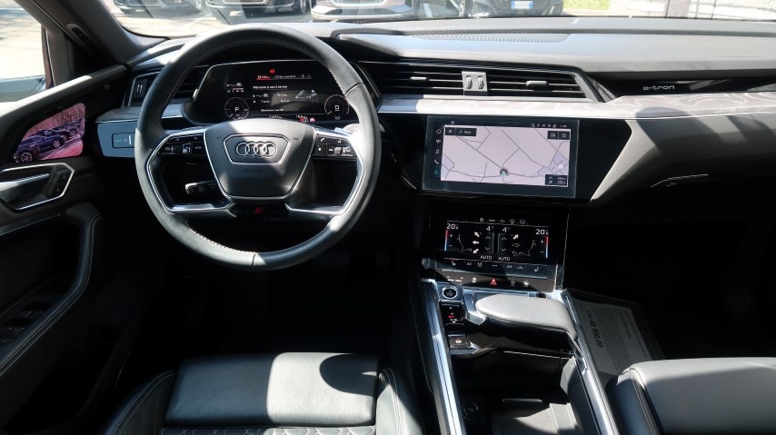 AUDI e-tron 55 Sportback S Line quattro-image-5