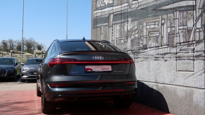 AUDI e-tron 55 Sportback S Line quattro-image-2