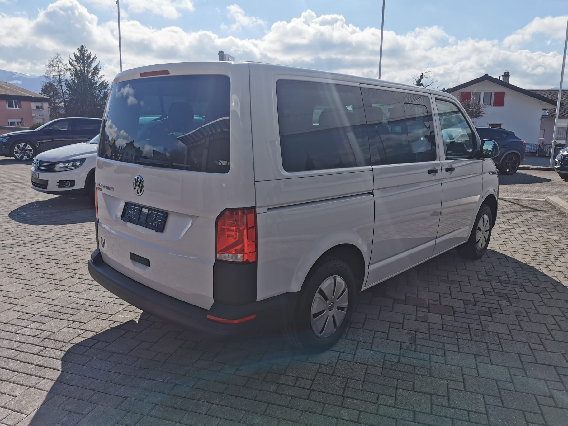 VW T6.1 Kombi 3000 2.0 TDI 150 DSG-image-3