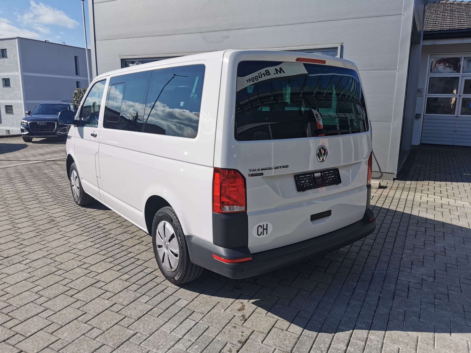 VW T6.1 Kombi 3000 2.0 TDI 150 DSG-image-1