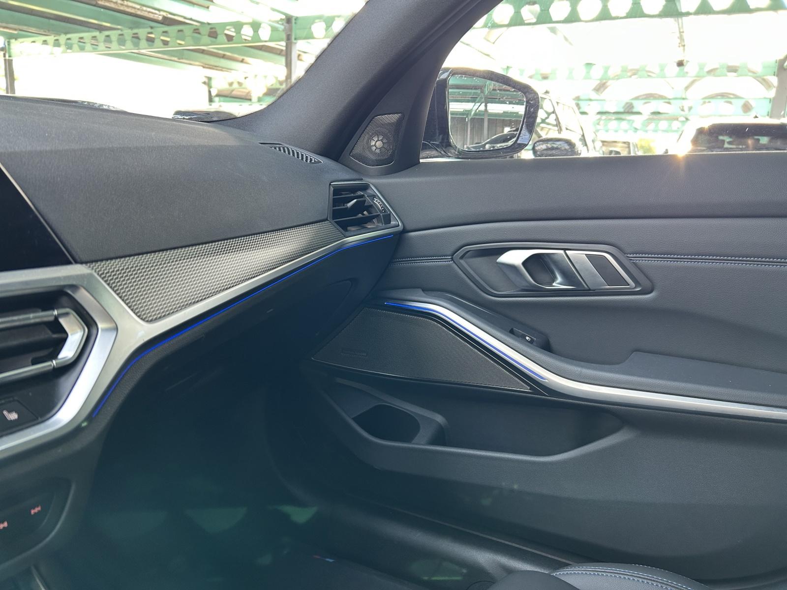 BMW 330d xDrive SAG-image-16