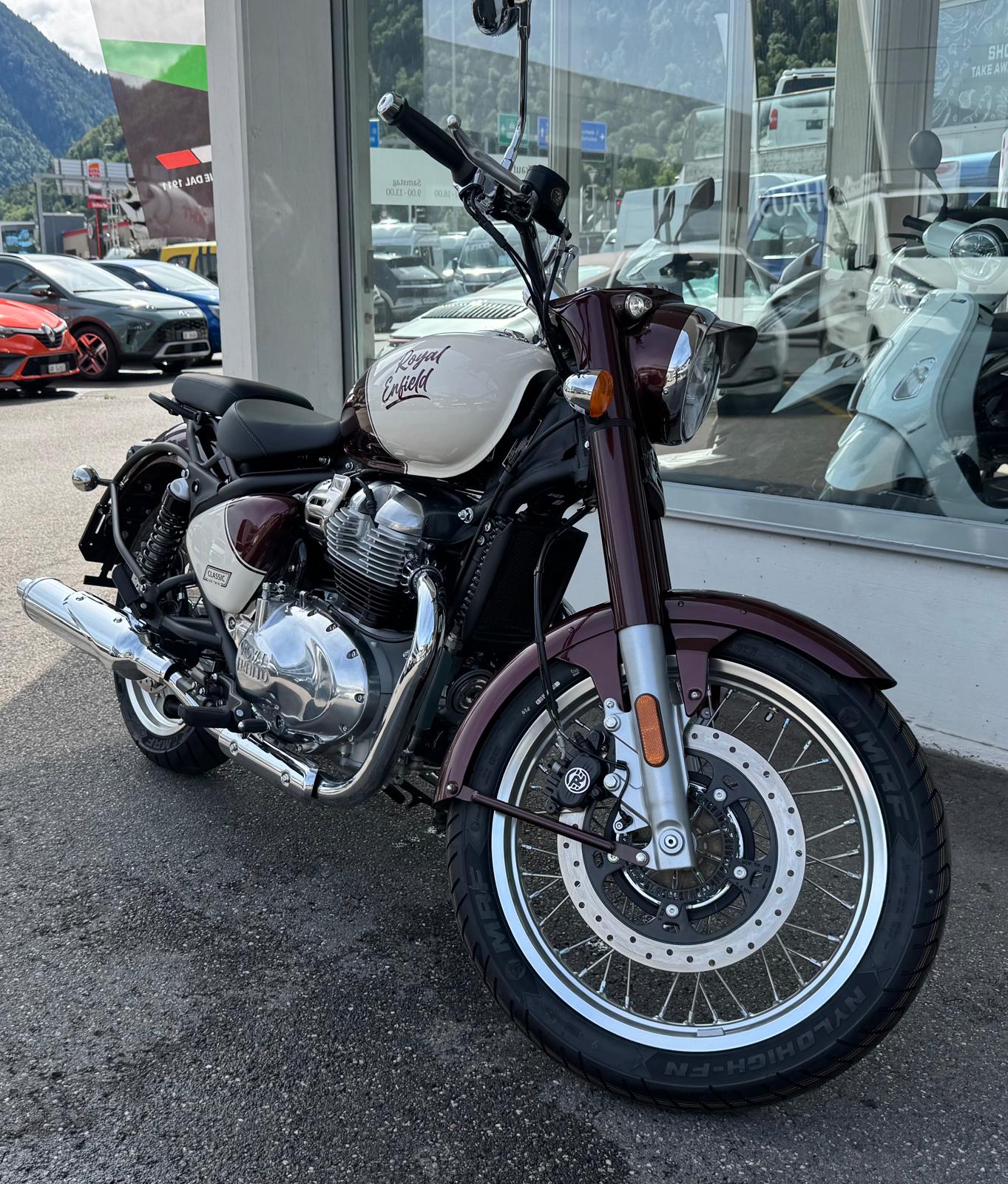 ROYAL ENFIELD Classic 650 Vallam Red