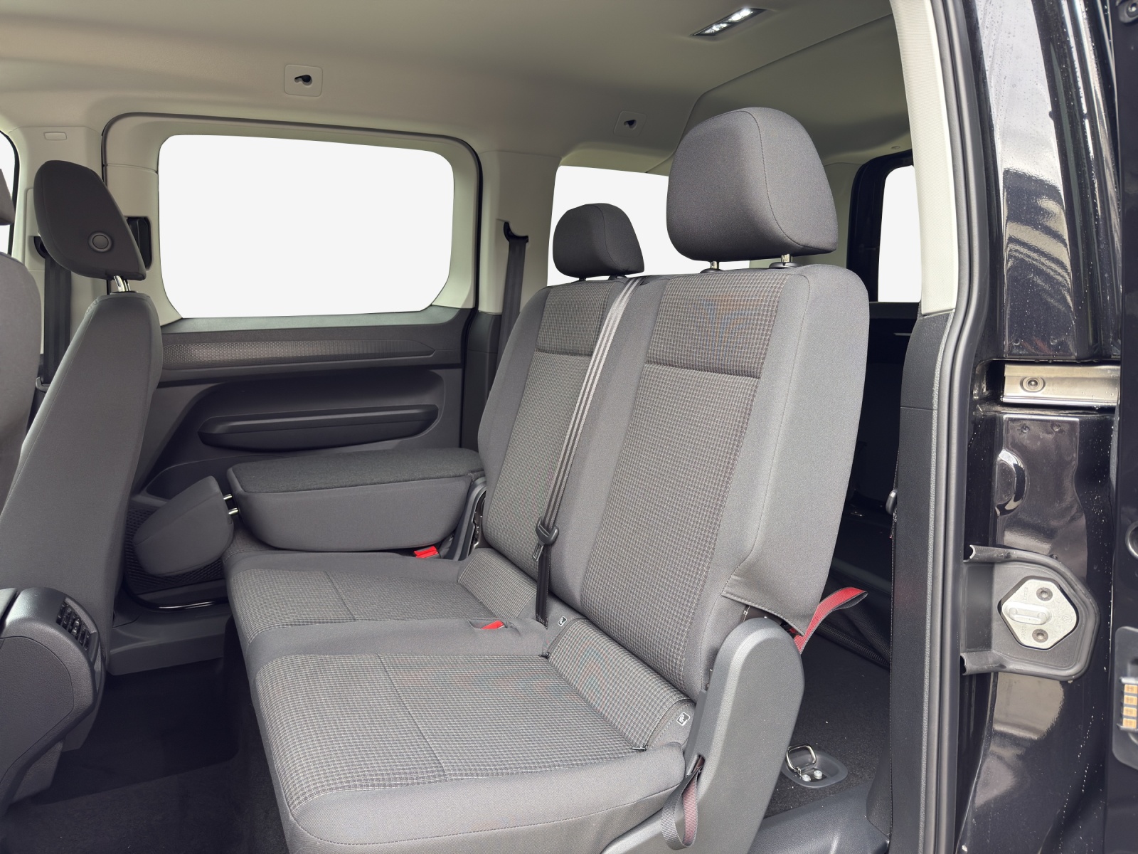 VW Caddy Maxi 1.5 TSI DSG-image-11