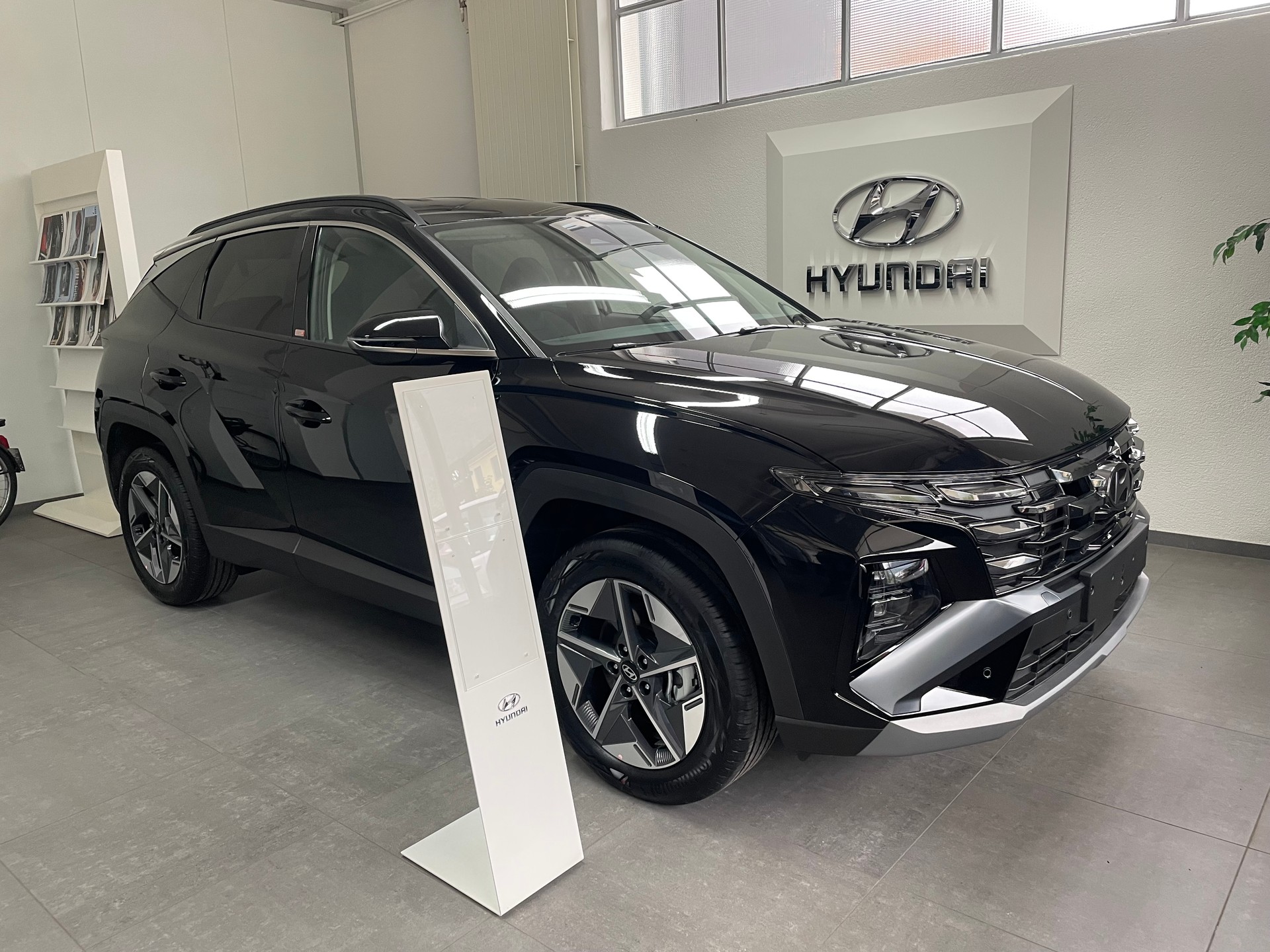 HYUNDAI Tucson 1.6 TGDI HEV Amplia 4WD