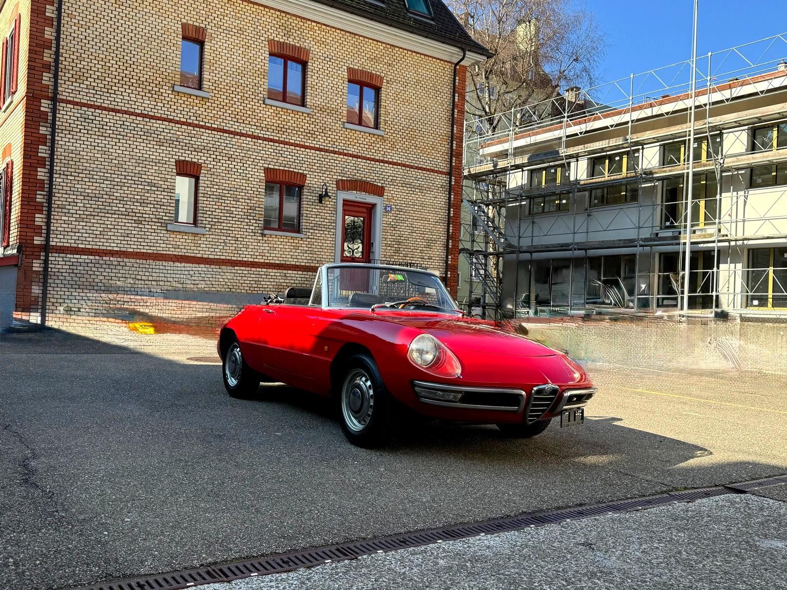 ALFA ROMEO SPIDER Duetto 1750 Doppelvergaser