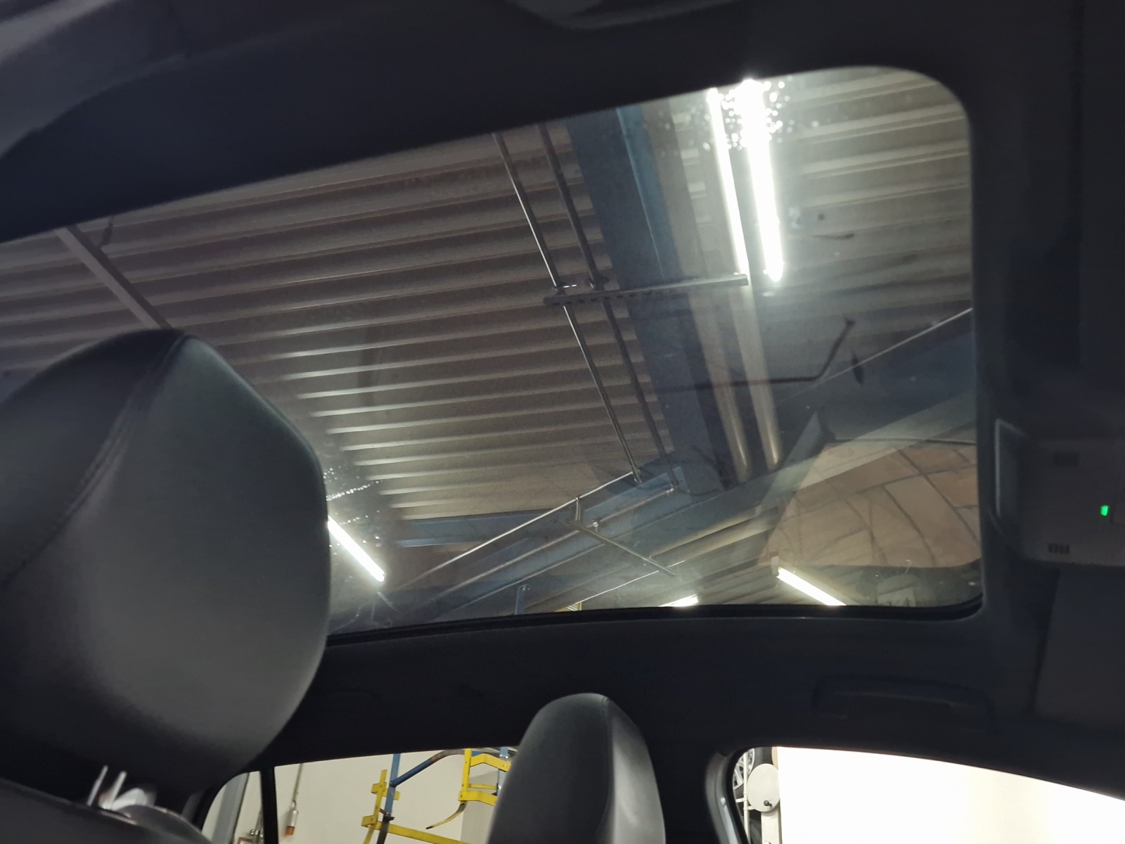 VW ID.4 Pro Performance 77 kWh Family-image-14
