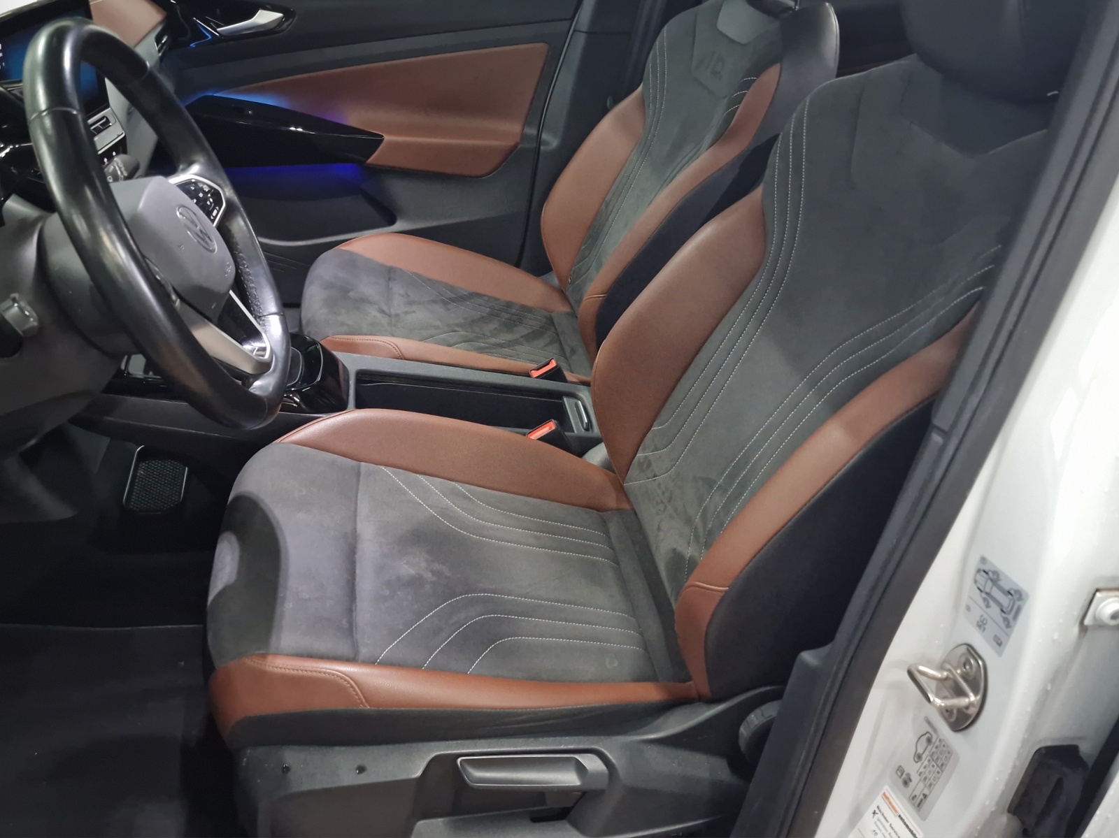 VW ID.4 Pro Performance 77 kWh Family-image-9
