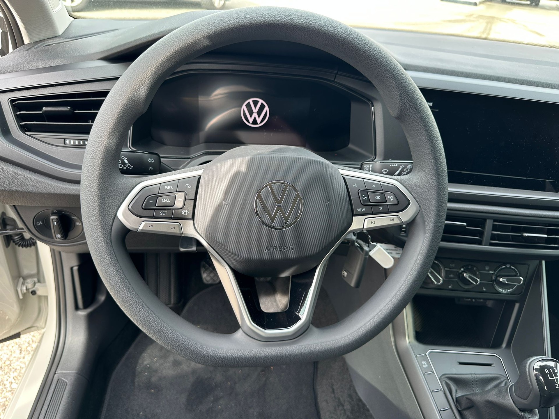 VW Polo 1.0 TSI Basis-image-15
