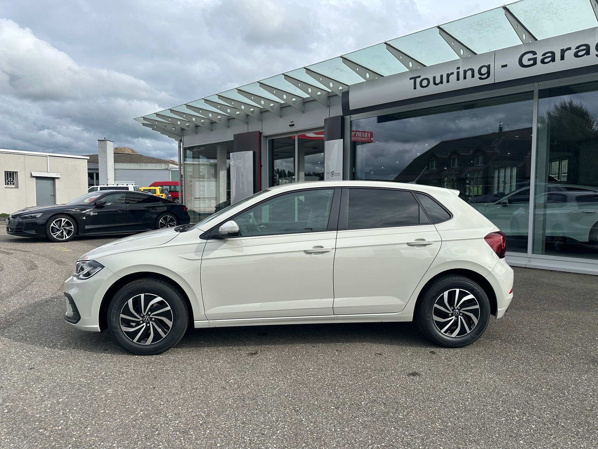 VW Polo 1.0 TSI Basis-image-1