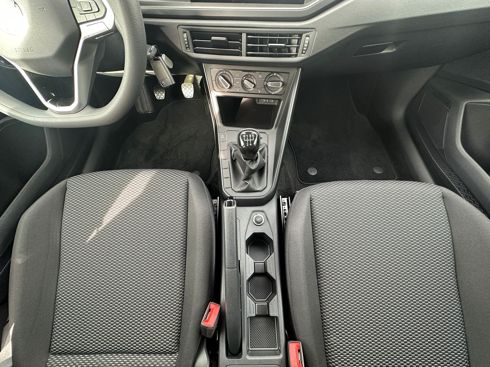 VW Polo 1.0 TSI Basis-image-18