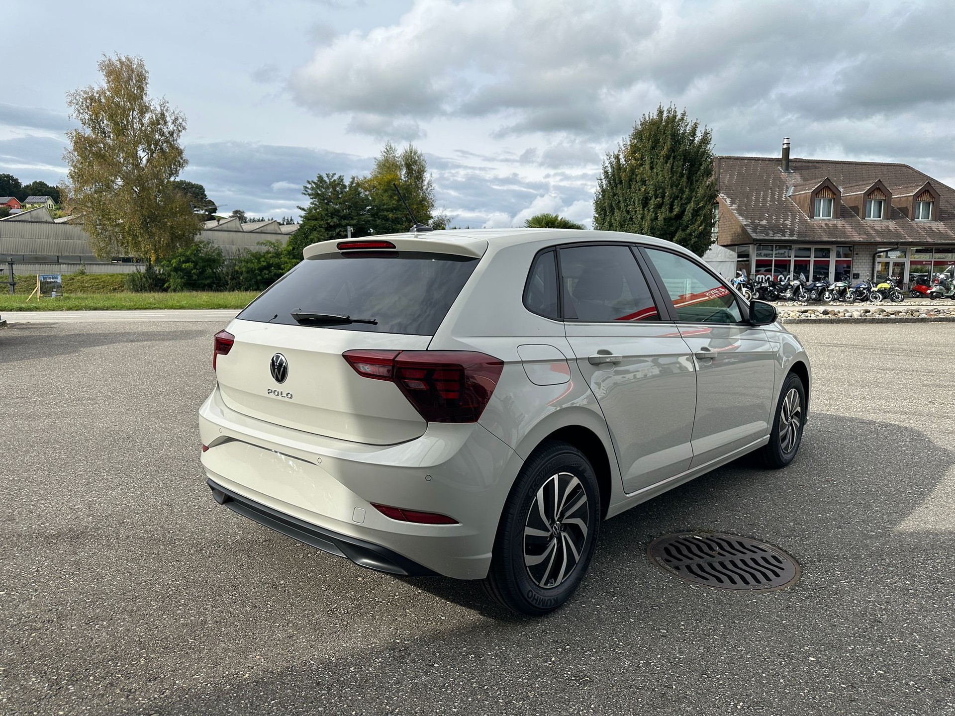 VW Polo 1.0 TSI Basis-image-4
