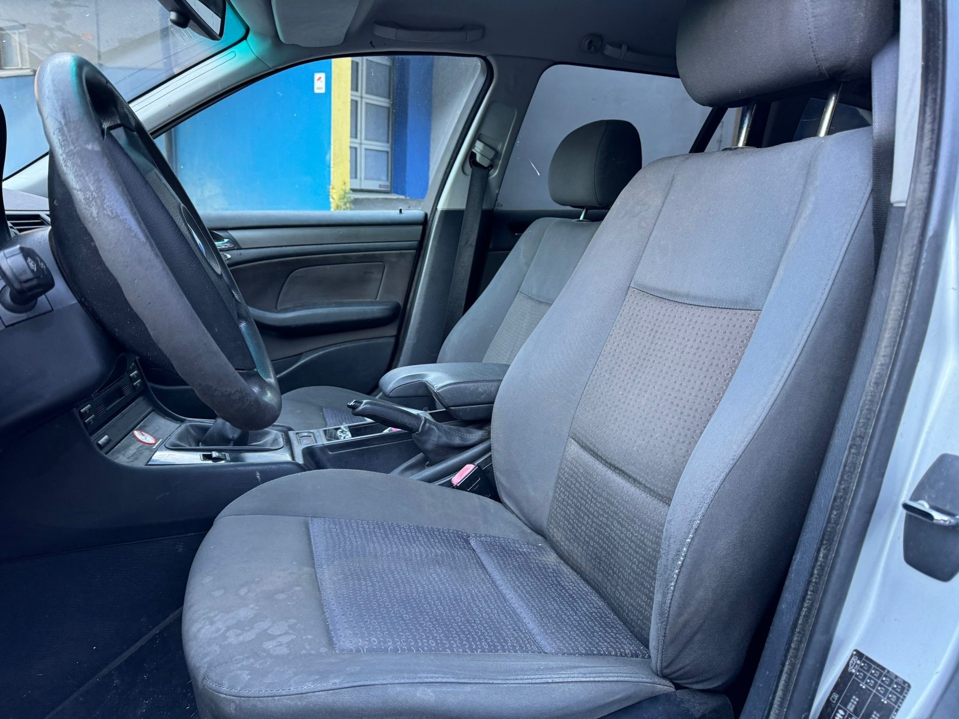 BMW 320d Touring-image-6