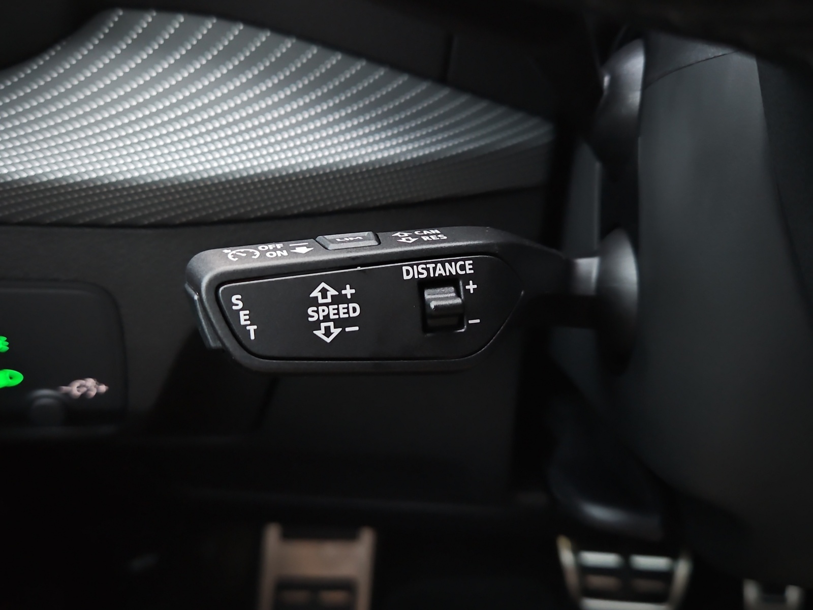 AUDI Q2 35 TFSI S line S-tronic-image-10