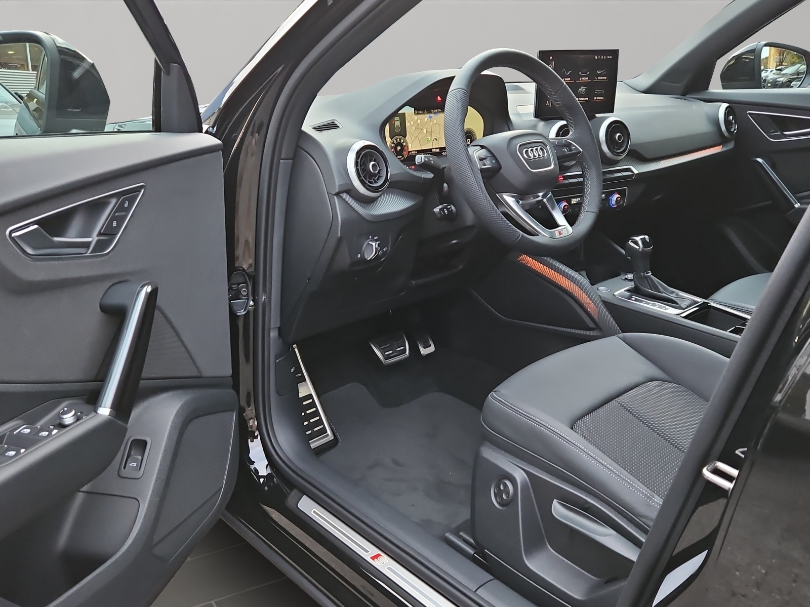 AUDI Q2 35 TFSI S line S-tronic-image-4