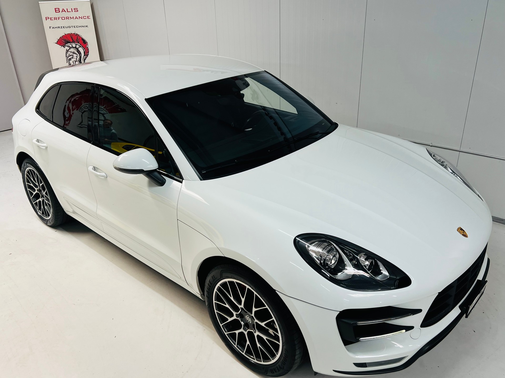 PORSCHE Macan Turbo PDK-image-14